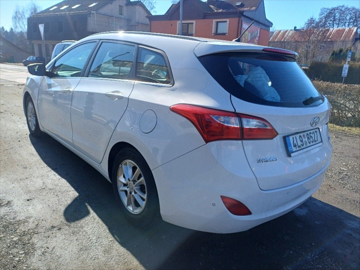 Hyundai i30, 1,6 CRDi - fotka 6