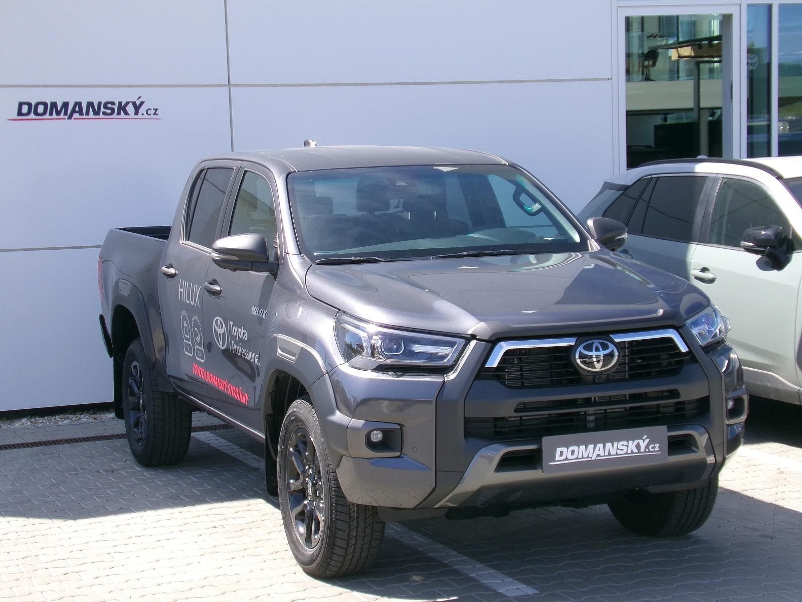 Toyota Hilux, DOUBLE CAB 2,8D INVINCIBLE 4x4 - fotka 2