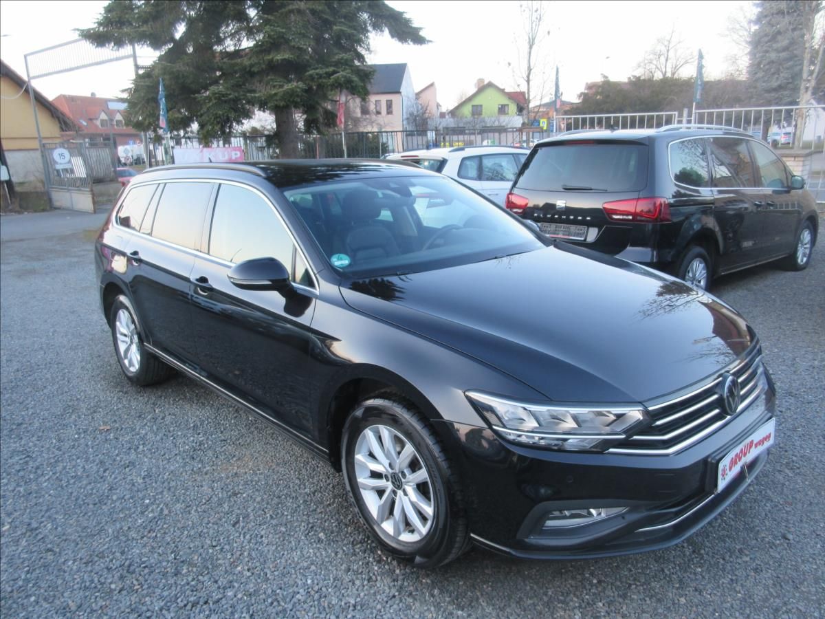 Volkswagen Passat, 2,0 TDI DSG Elegance - fotka 2