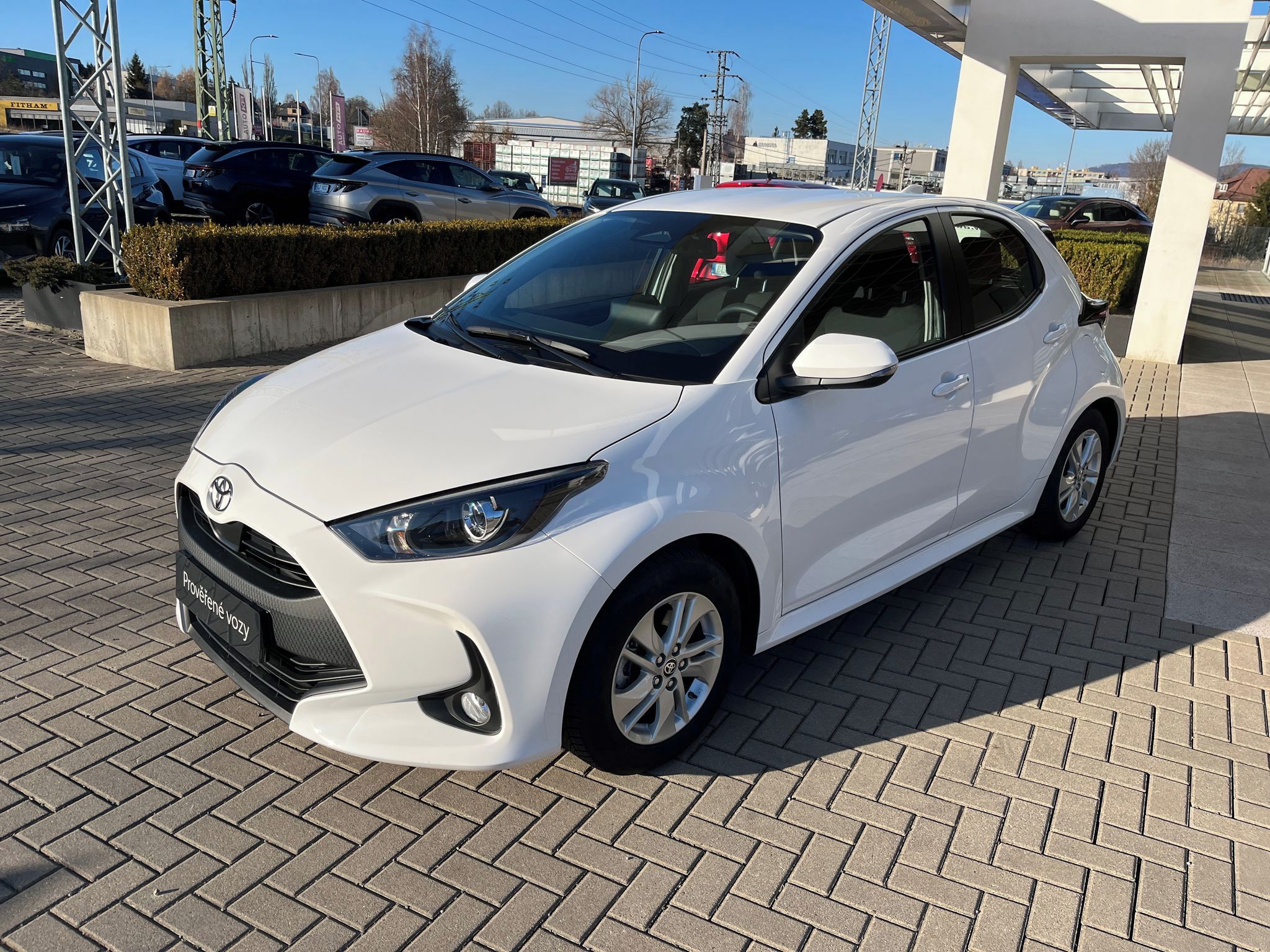 Toyota Yaris, 1.5 Hybrid e-CVT Comfort - fotka 2