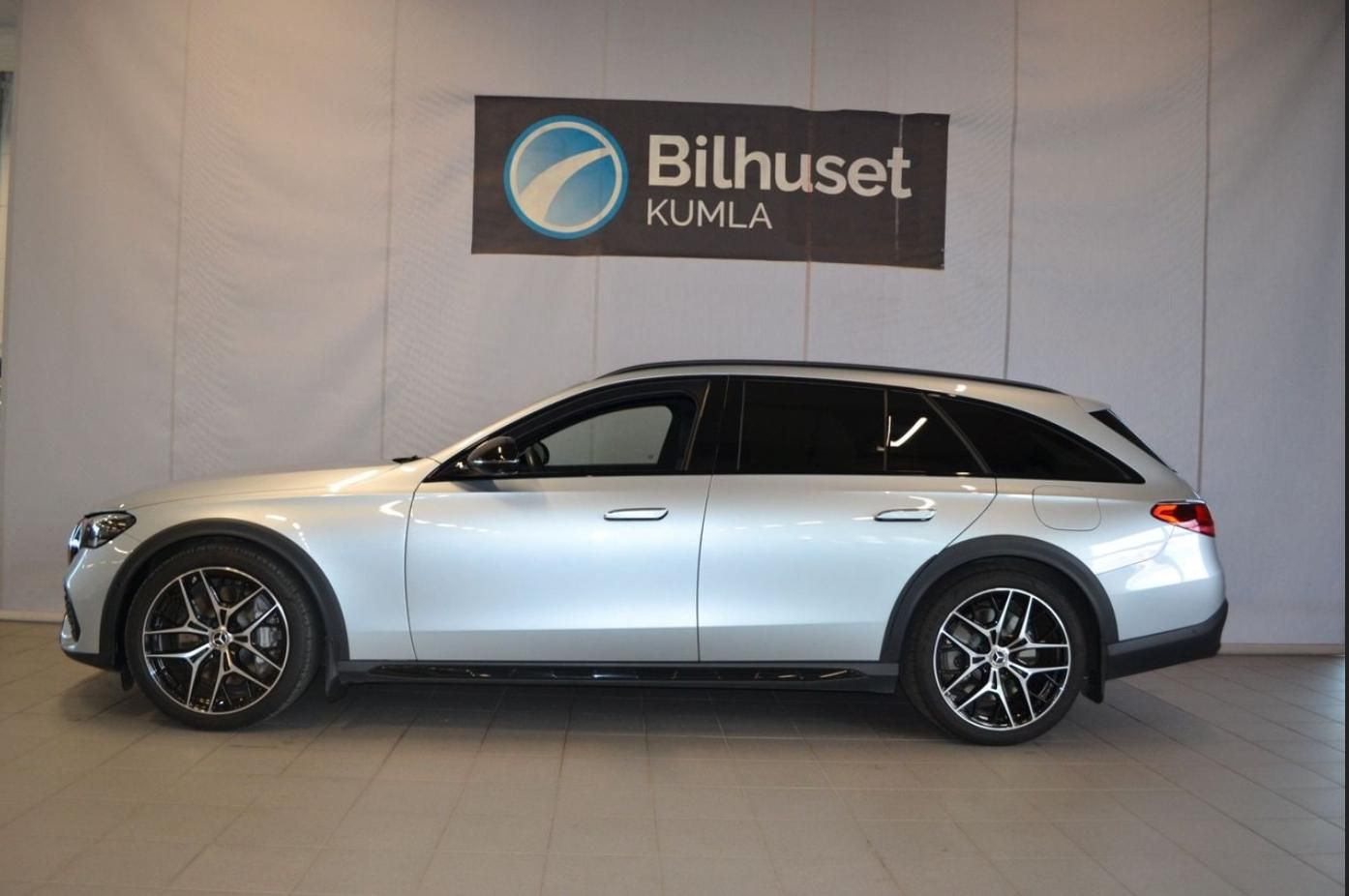 Mercedes-Benz Třídy E, 300d e AllTerrain 360kam Tažné - fotka 2