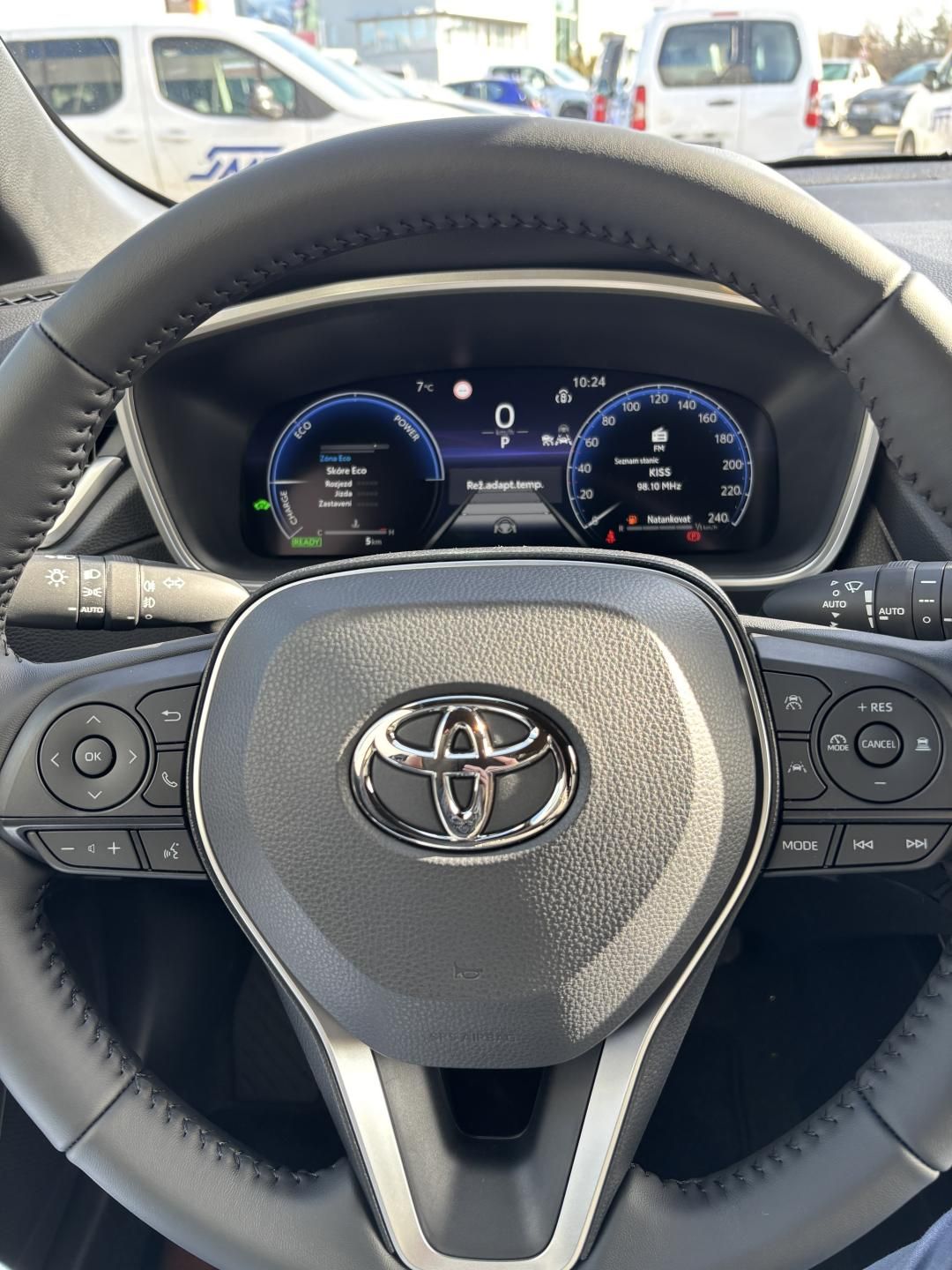 Toyota Corolla Cross, NEW STYLE 1,8 HEV - fotka 6