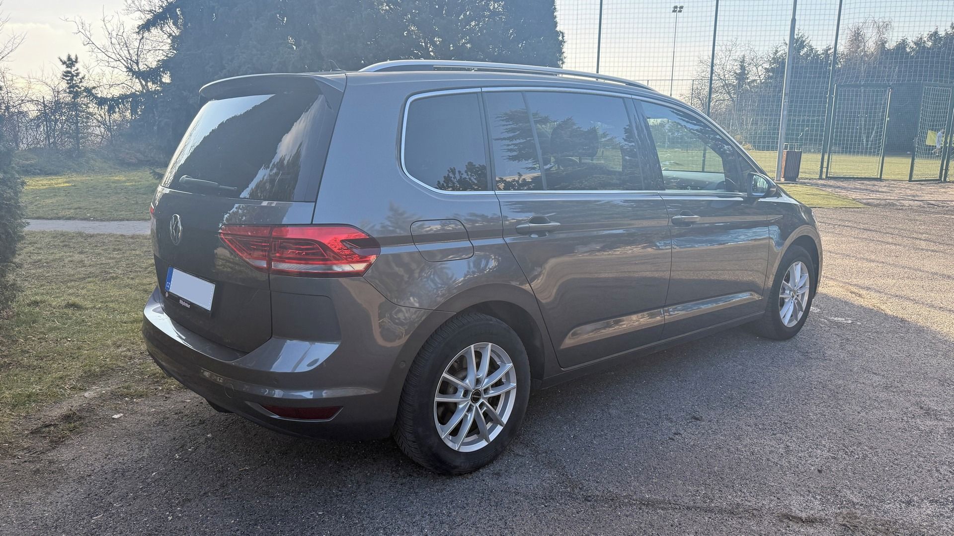 Volkswagen Touran, 2.0TDI 140kW Highline – 7 míst - fotka 5