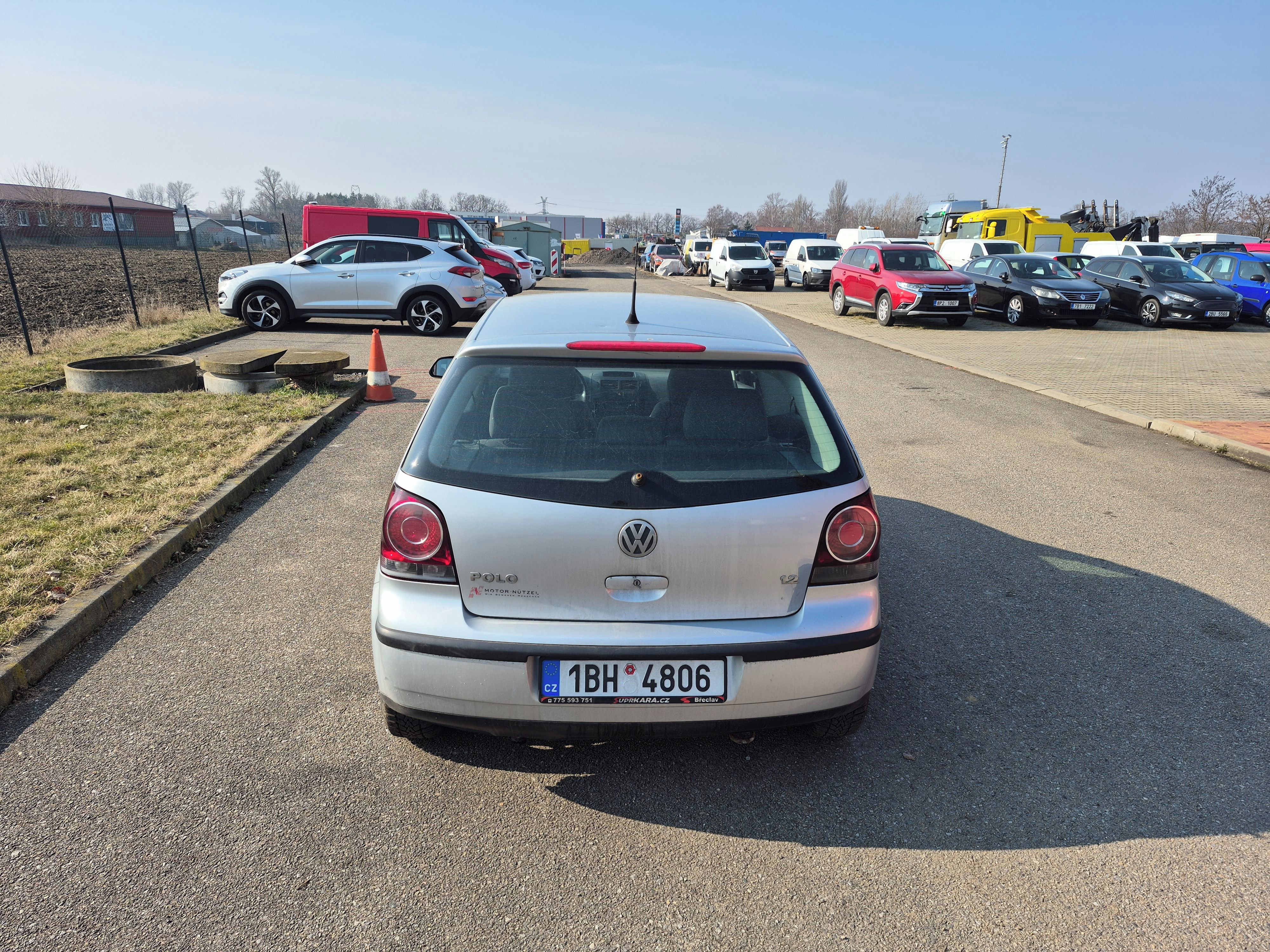 Volkswagen Polo, 1,2i, 51kW, klima - fotka 4