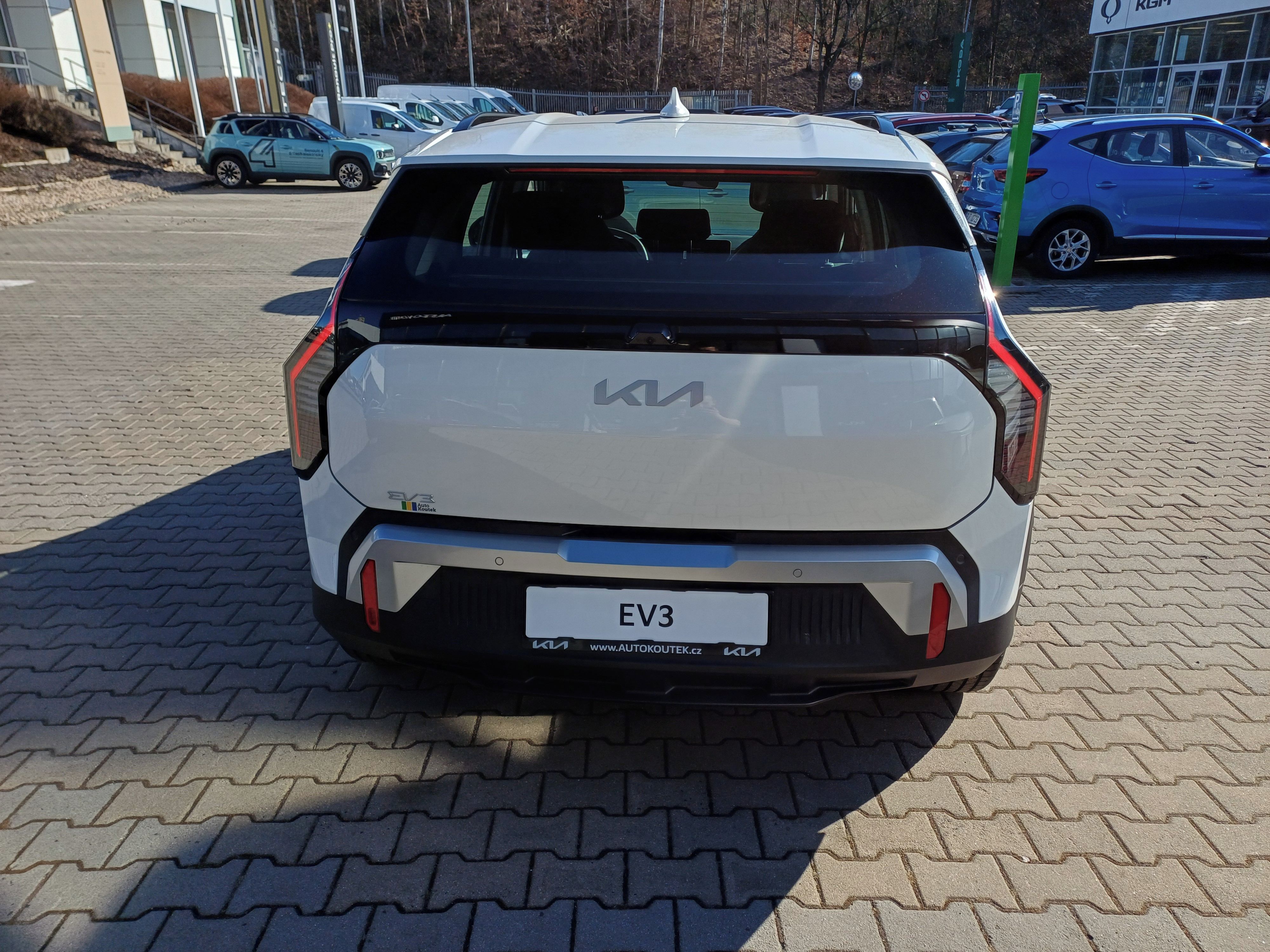 Kia EV3, 4x2 AIR + PAKET HEAT - fotka 6