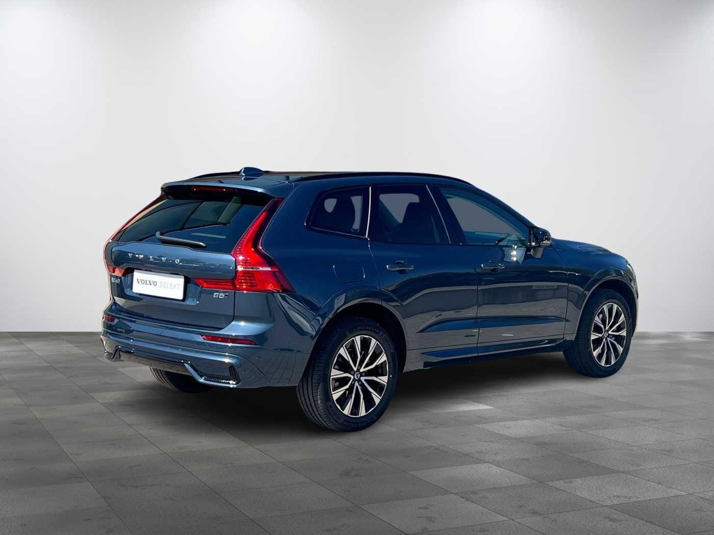 Volvo XC60, B5 AWD PLUS, ACC, LIGHT PAKET - fotka 3
