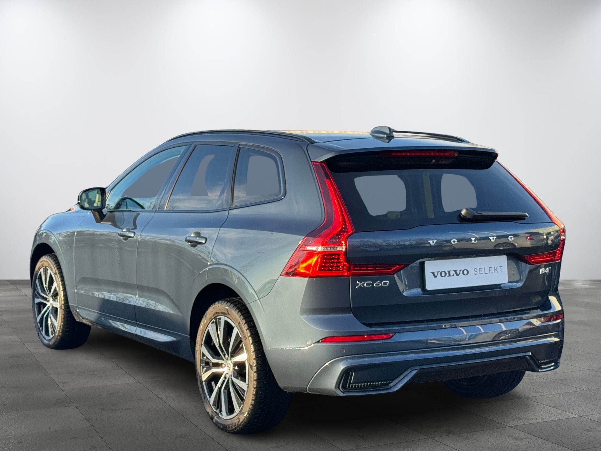 Volvo XC60, PLUS B4 AWD, POLESTAR, TZ - fotka 3