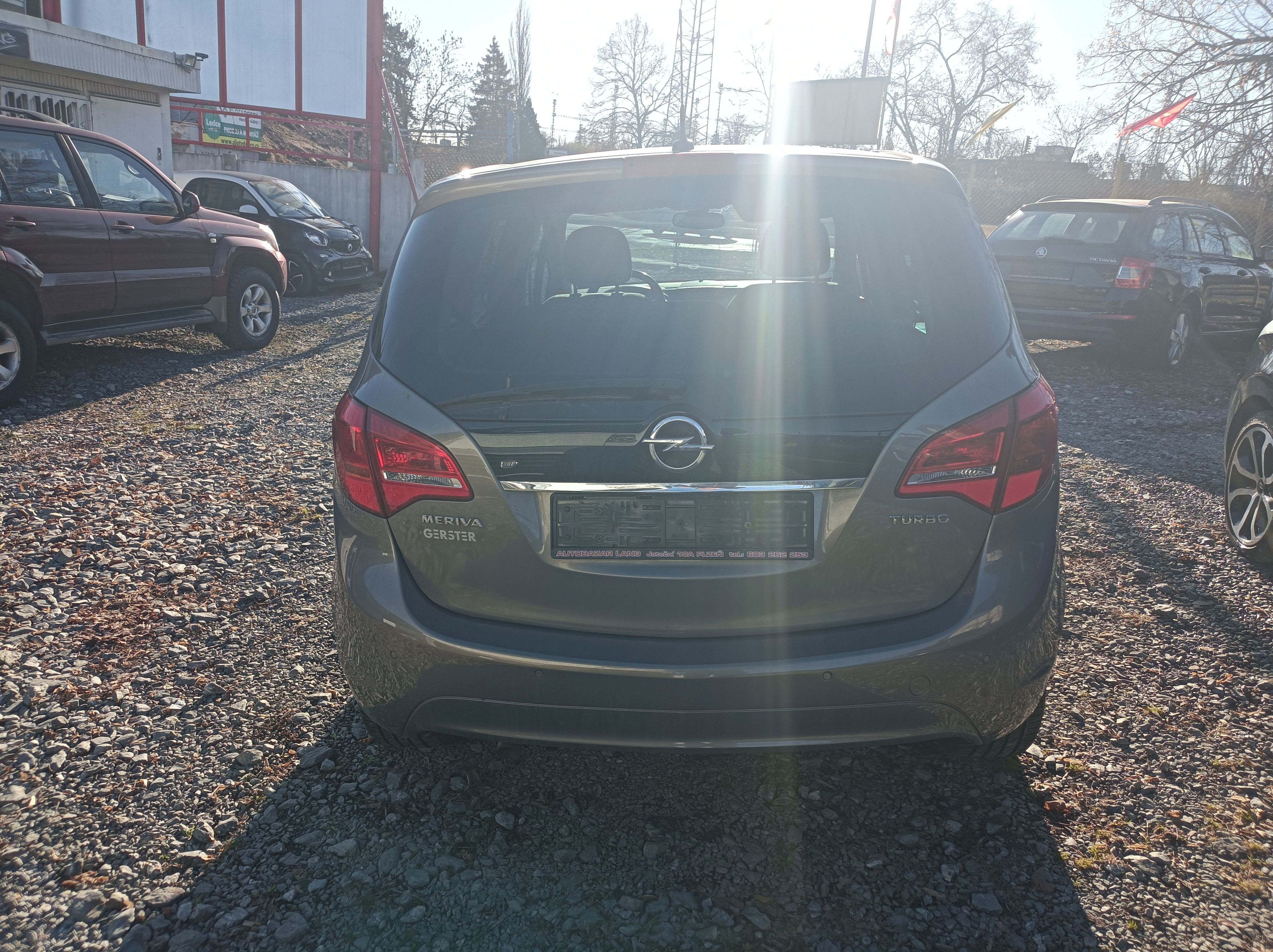 Opel Meriva, 1.4-88 kW,klima,r.13.s.kniha - fotka 6