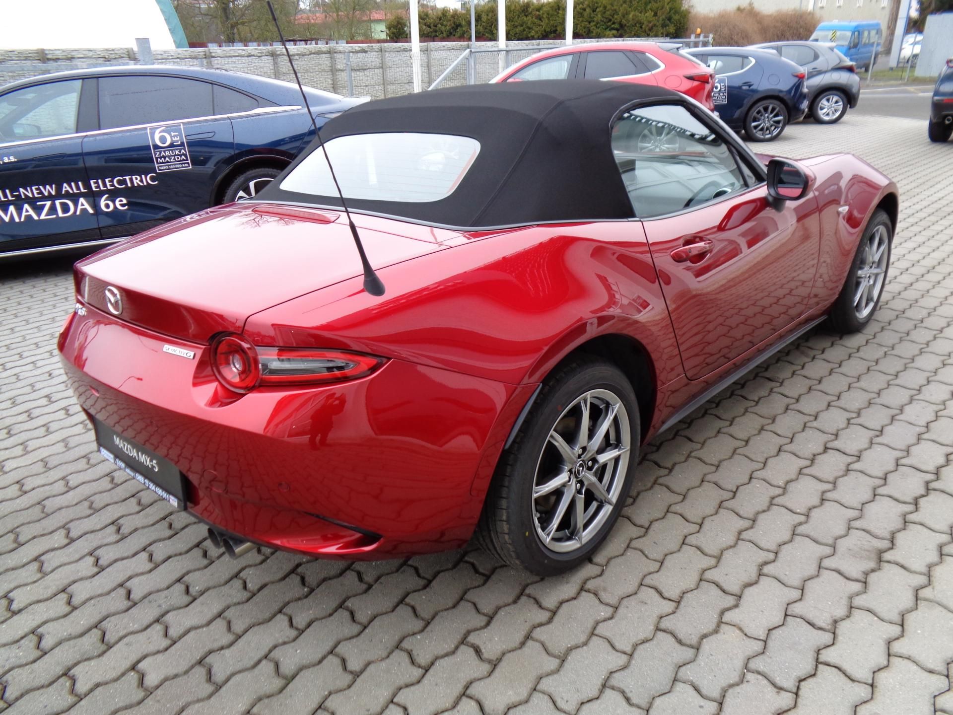 Mazda MX-5, 1,5i Exclusive-line,pl.střecha - fotka 6