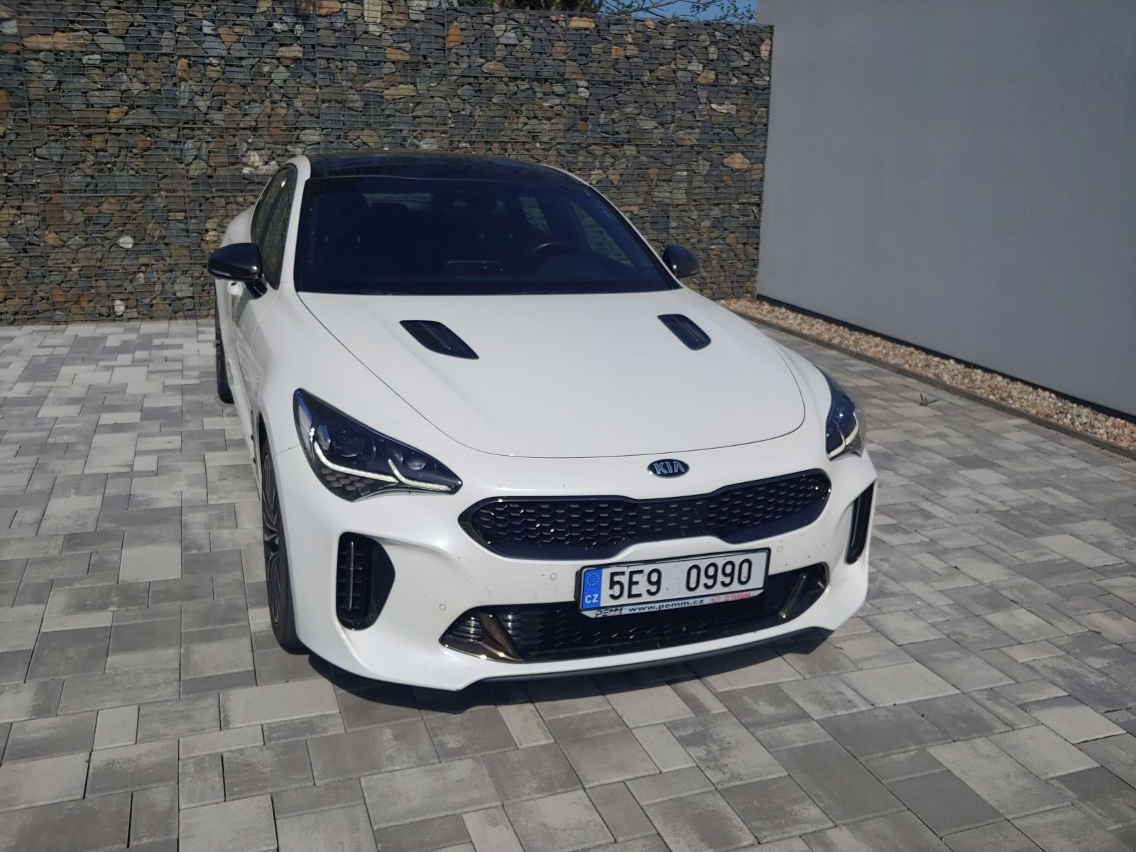 Kia Stinger, 2.0 T-GDI GT-Line - fotka 2