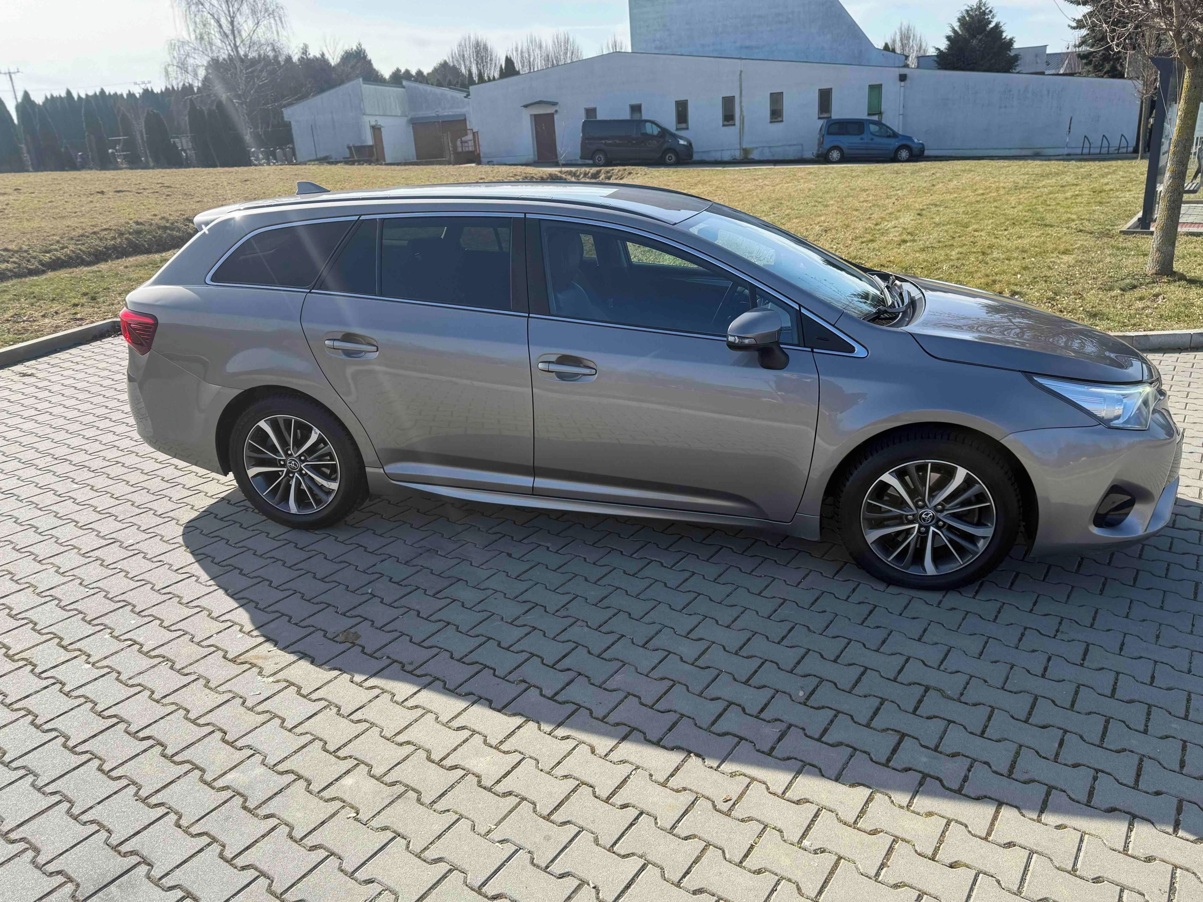 Toyota Avensis, Toyota Avensis 105kw DPH - fotka 4