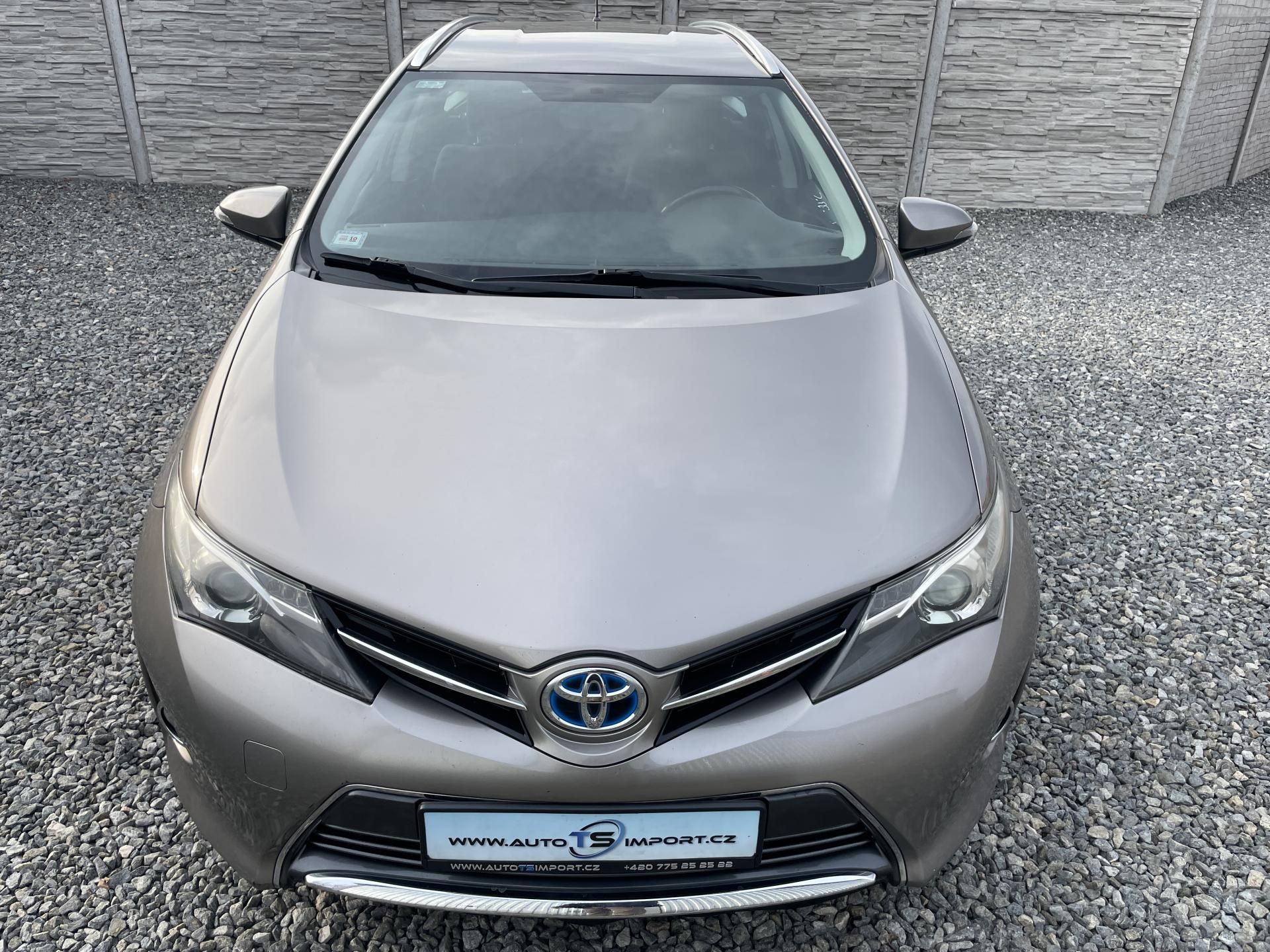 Toyota Auris, 1.8i 16v HYBRID AUT NAVI CAM!! - fotka 6