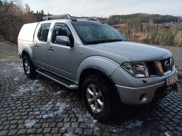 Navara D40