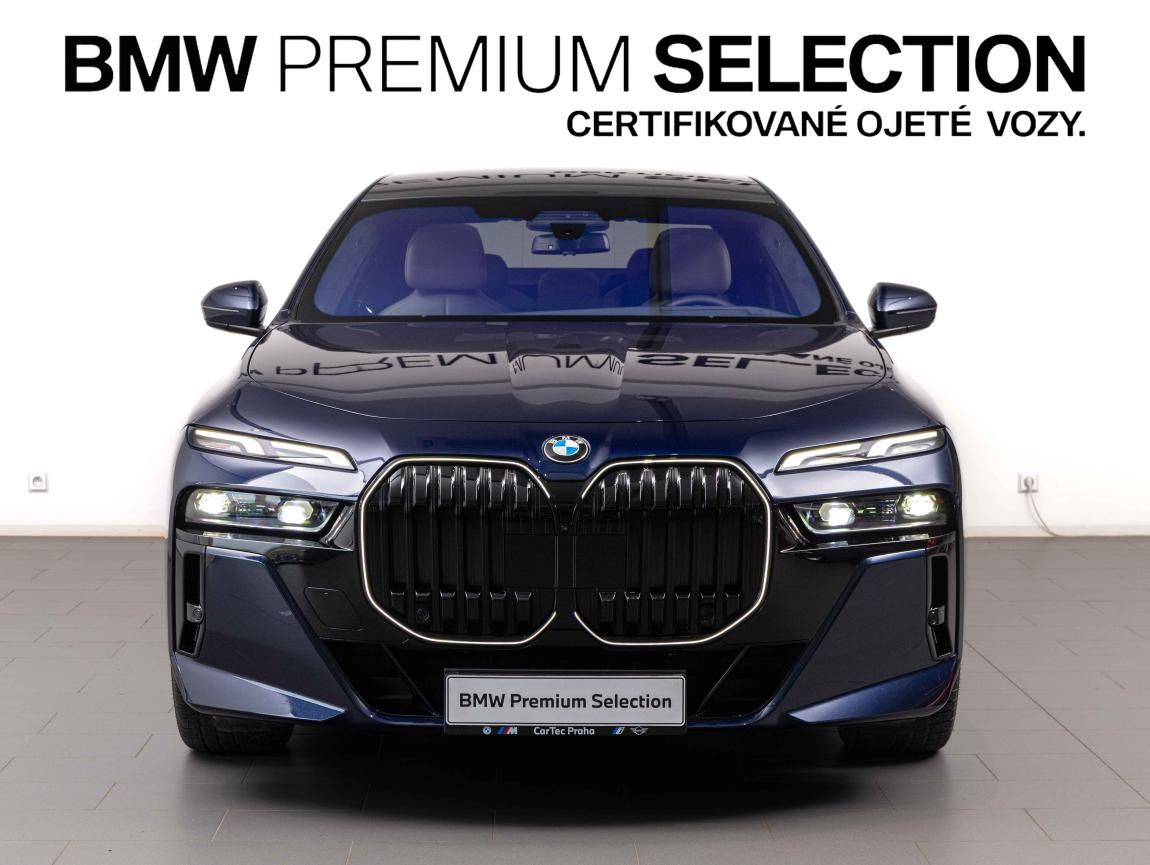 BMW Řada 7, 740d xDrive Sedan - fotka 2