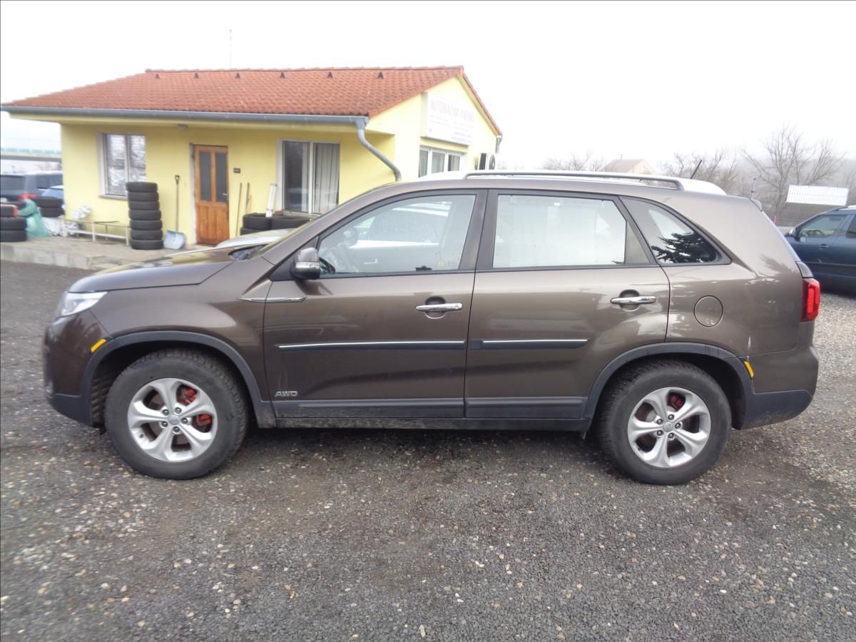 Kia Sorento, 2,2  4x4 - fotka 4