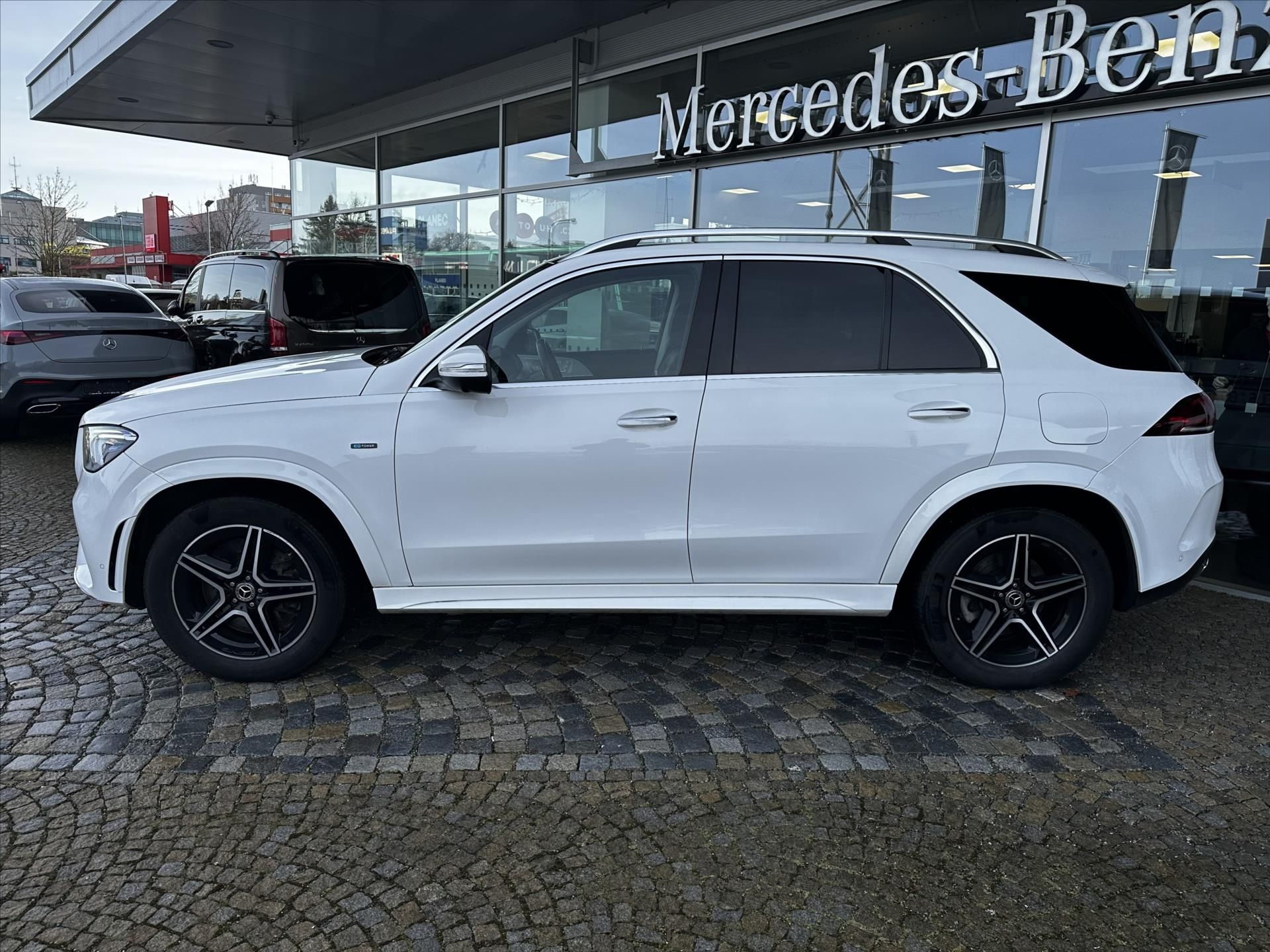 Mercedes-Benz GLE, GLE 350de 4M AMG paket - fotka 5
