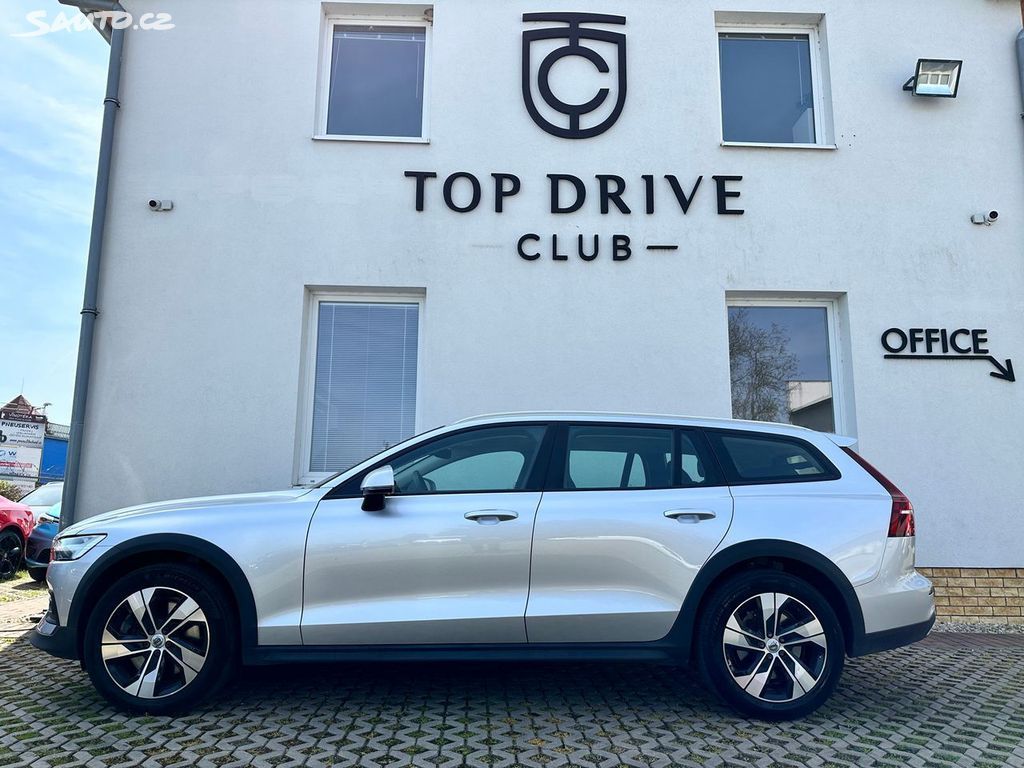 Volvo V60, CC/B4/AWD/NezT/TZ/H&K/Skladem - fotka 6
