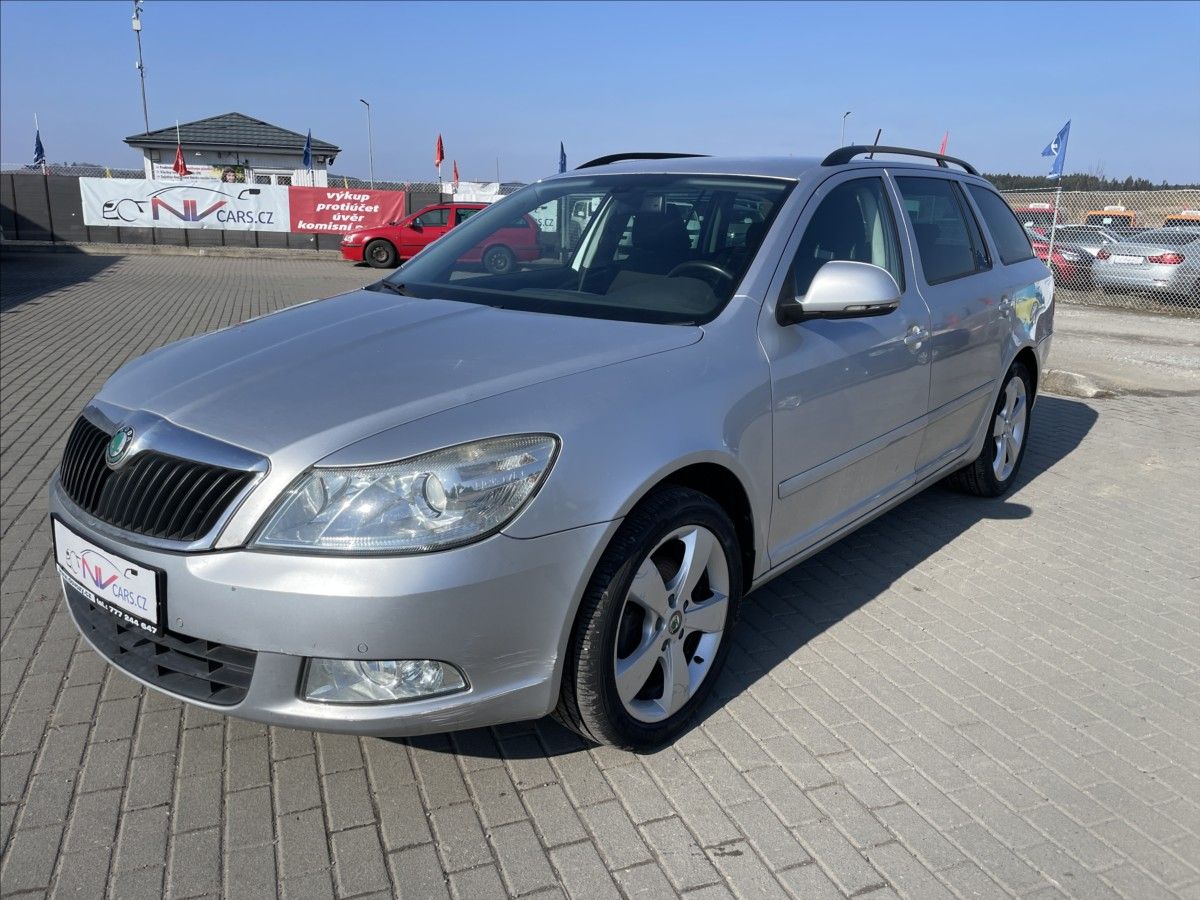 Škoda Octavia, 2,0 TDi 103kw GPS CFH chyba mo