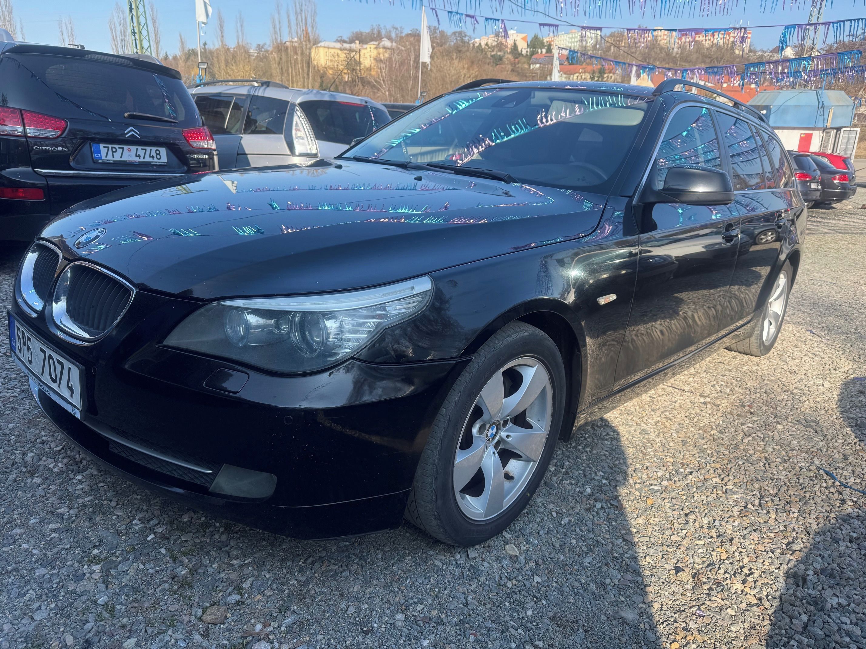 BMW Řada 5, 520 D - fotka 3
