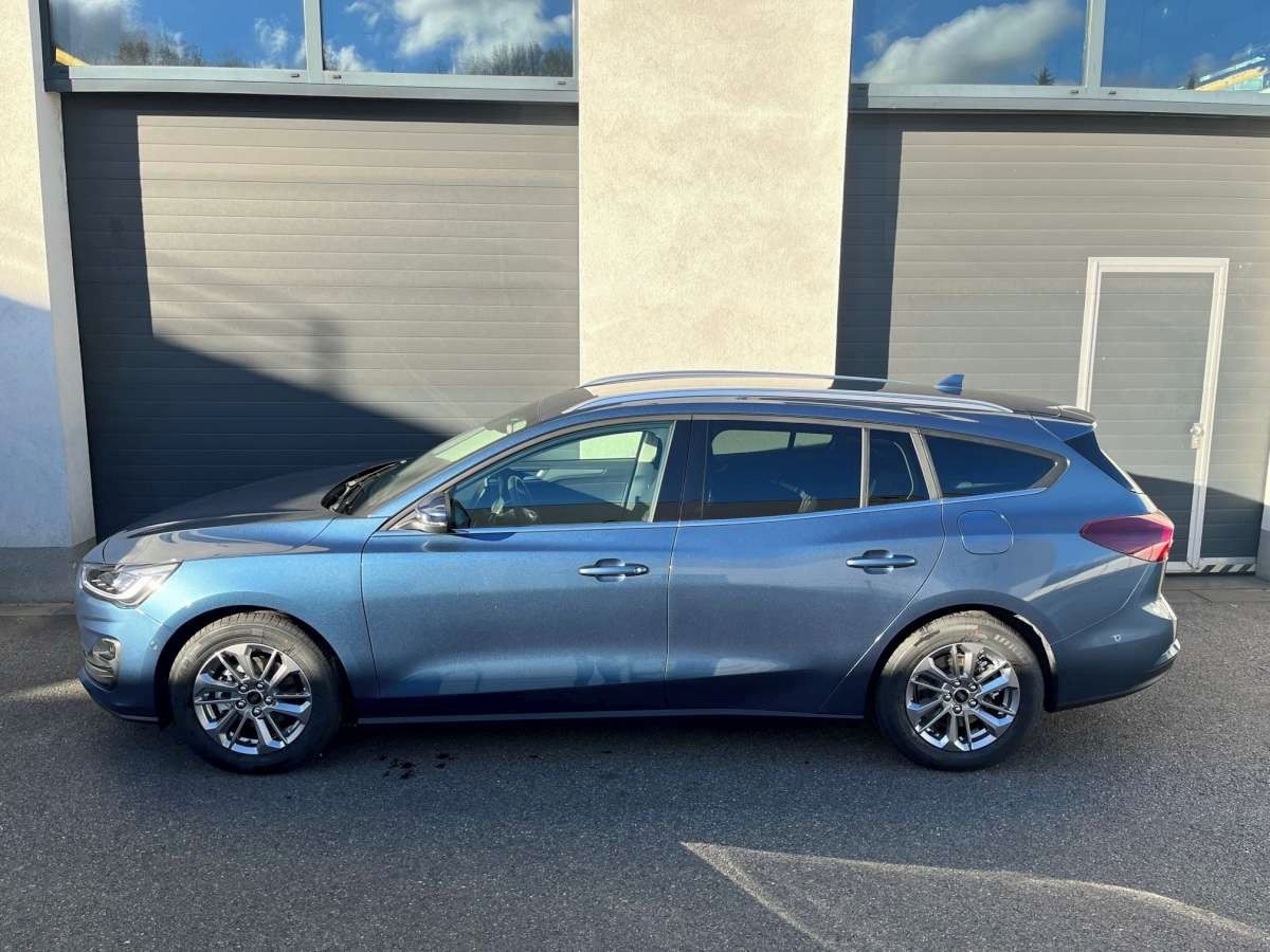 Ford Focus, Titanium, 92kW, 6MP, ČR, tažné - fotka 3