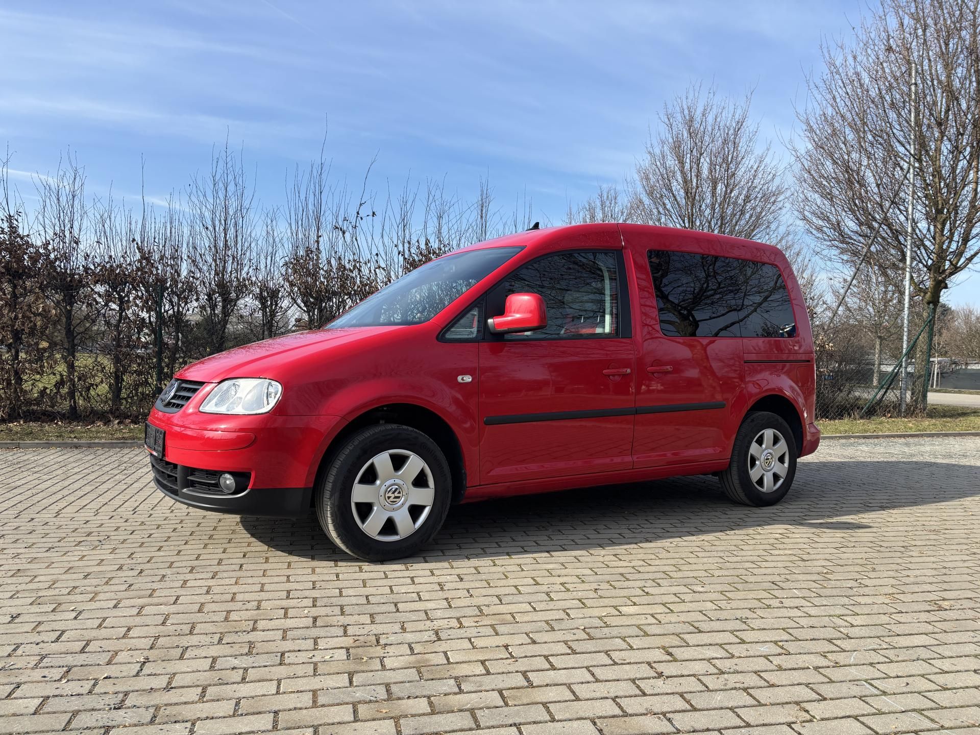 Volkswagen Caddy, 1.6 75kw Life 7 míst - fotka 3