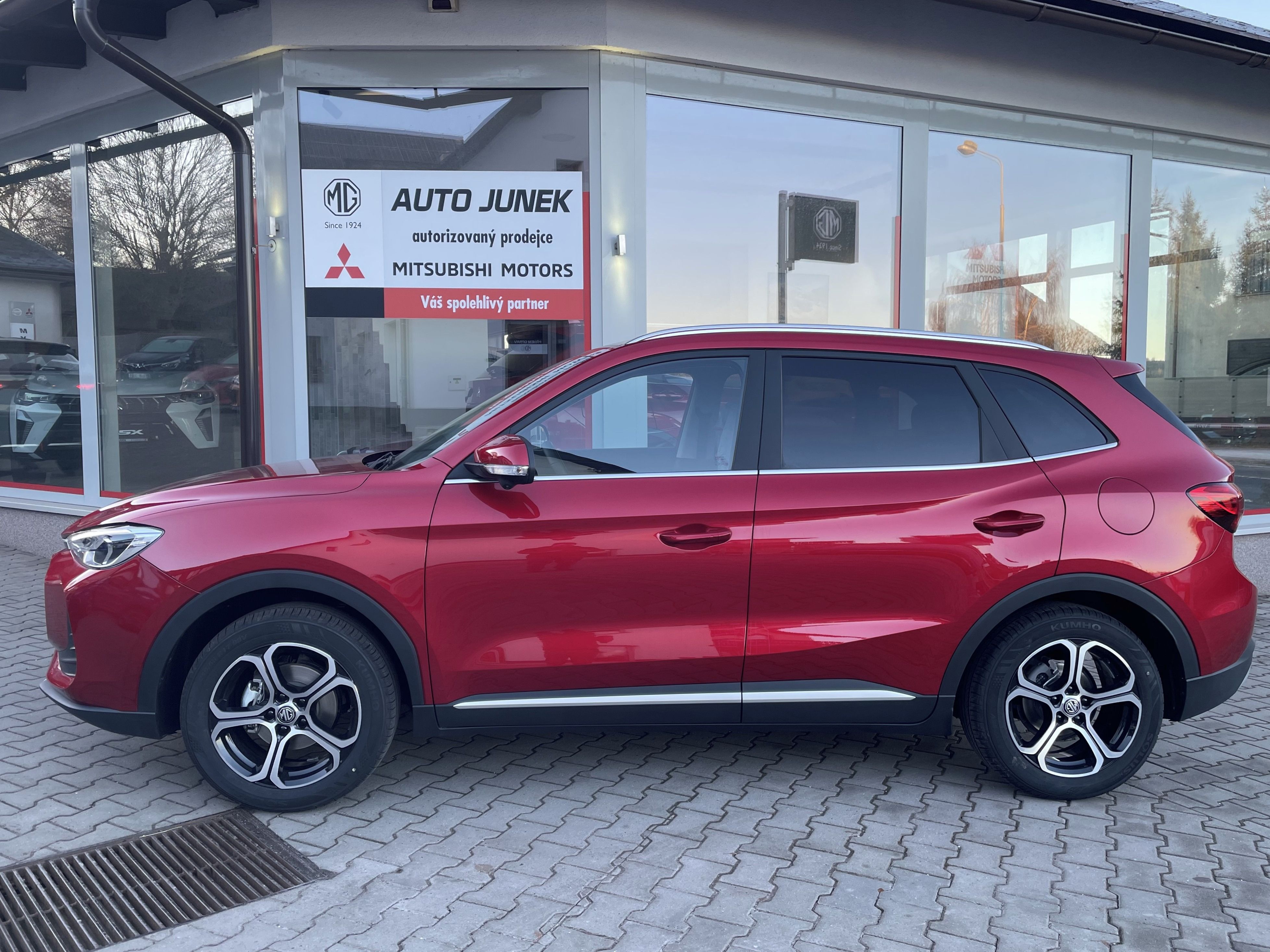 MG ZS, 1.5 5M ELEGANCE SPRING EDITION - fotka 2