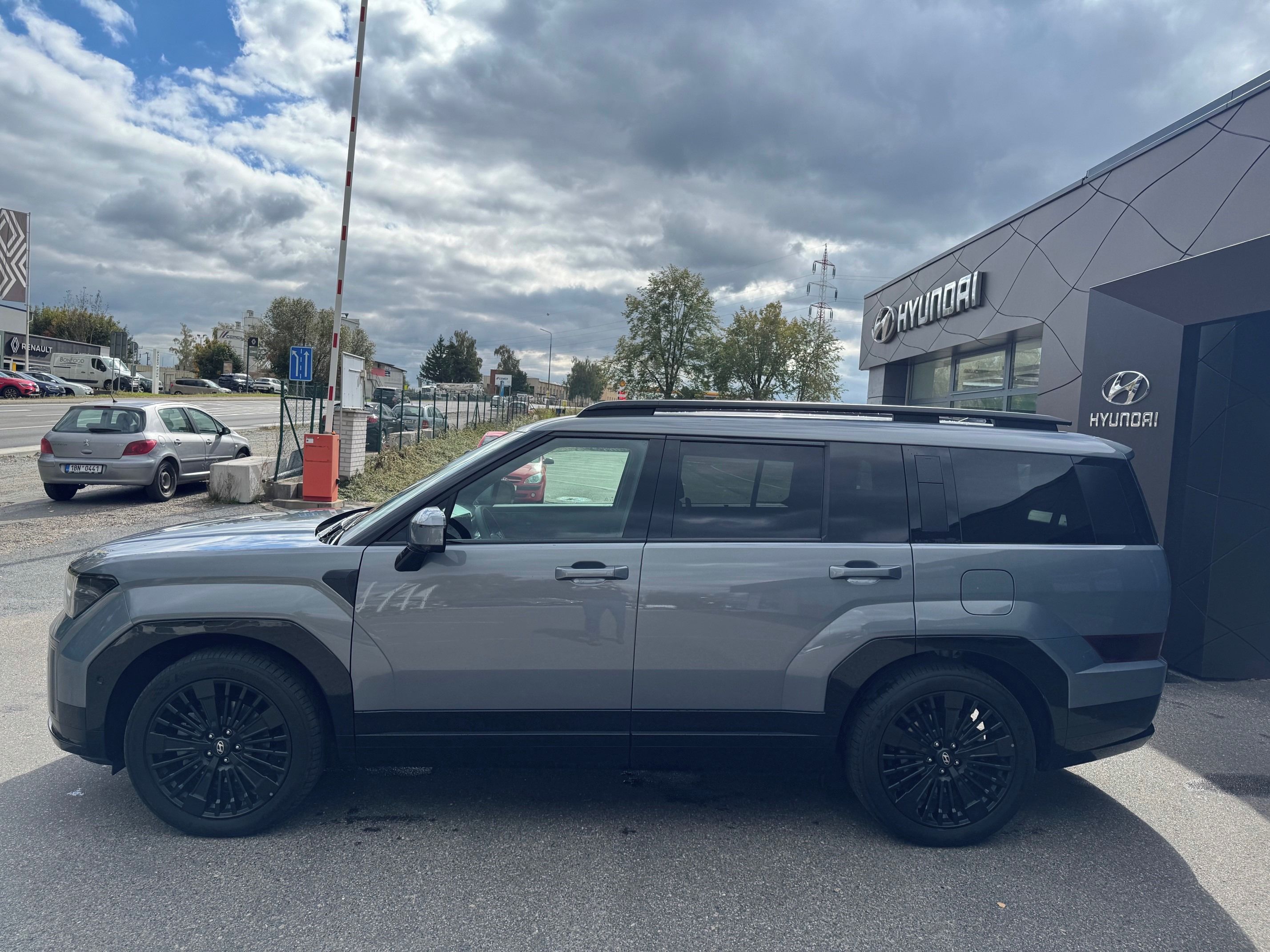 Hyundai Santa Fe, 1,6 T-GDI HEV 4WD CALLIGRAPHY - fotka 2