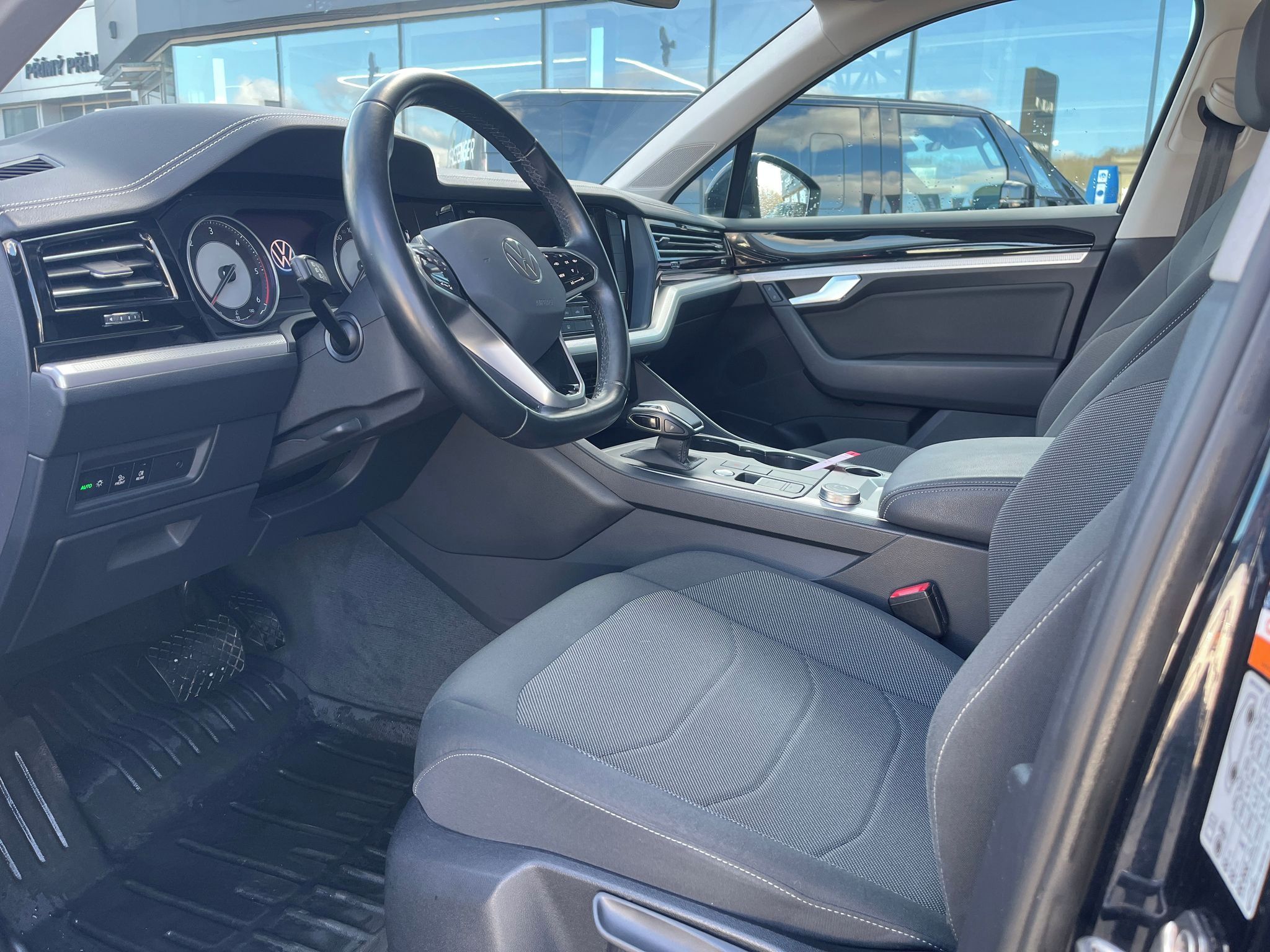 Volkswagen Touareg, V6 3.0 TDI 170kW 4MOTION 8TT - fotka 5