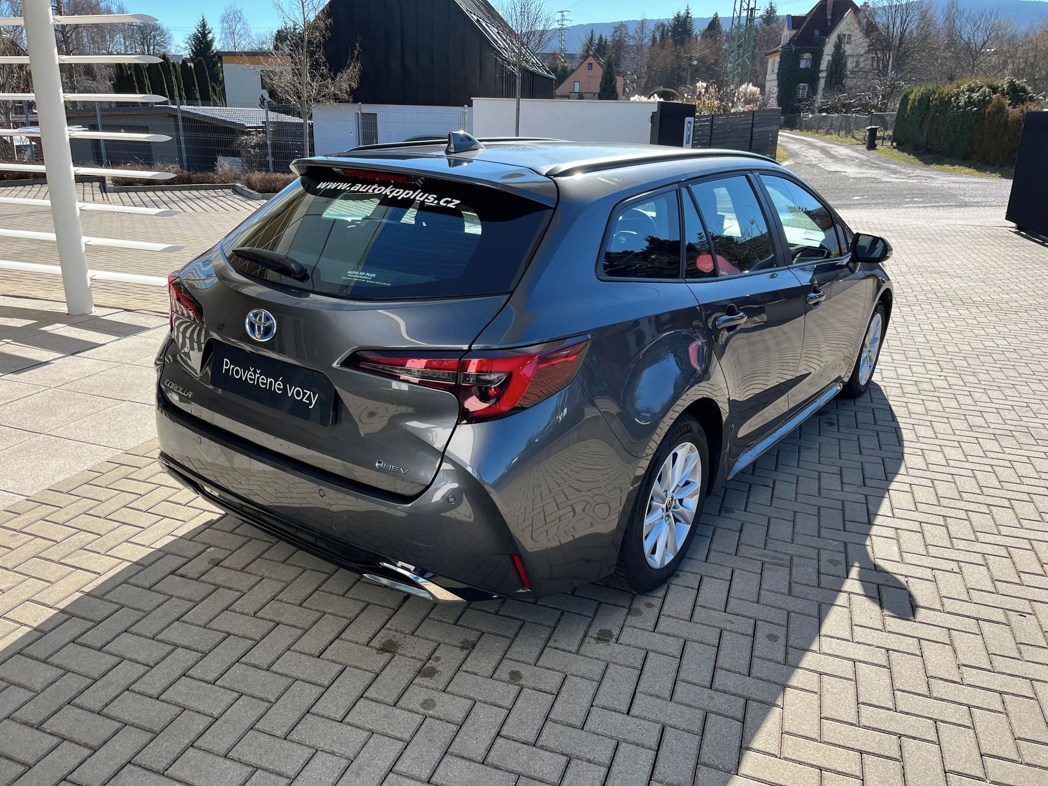 Toyota Corolla, 1.8 Hybrid e-CVT Comfort Tech - fotka 6