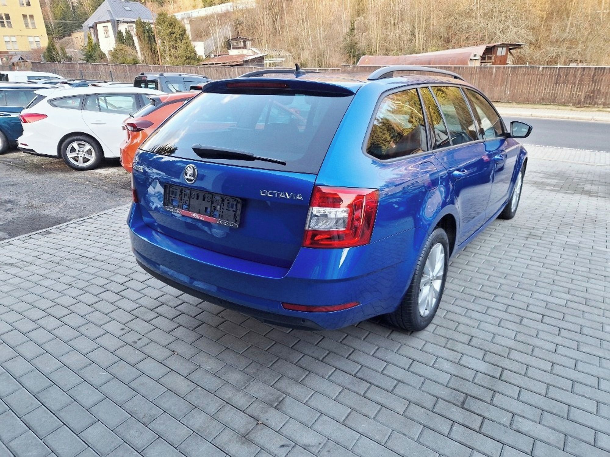 Škoda Octavia, 2.0 TDi (110 kW), plný servis - fotka 4