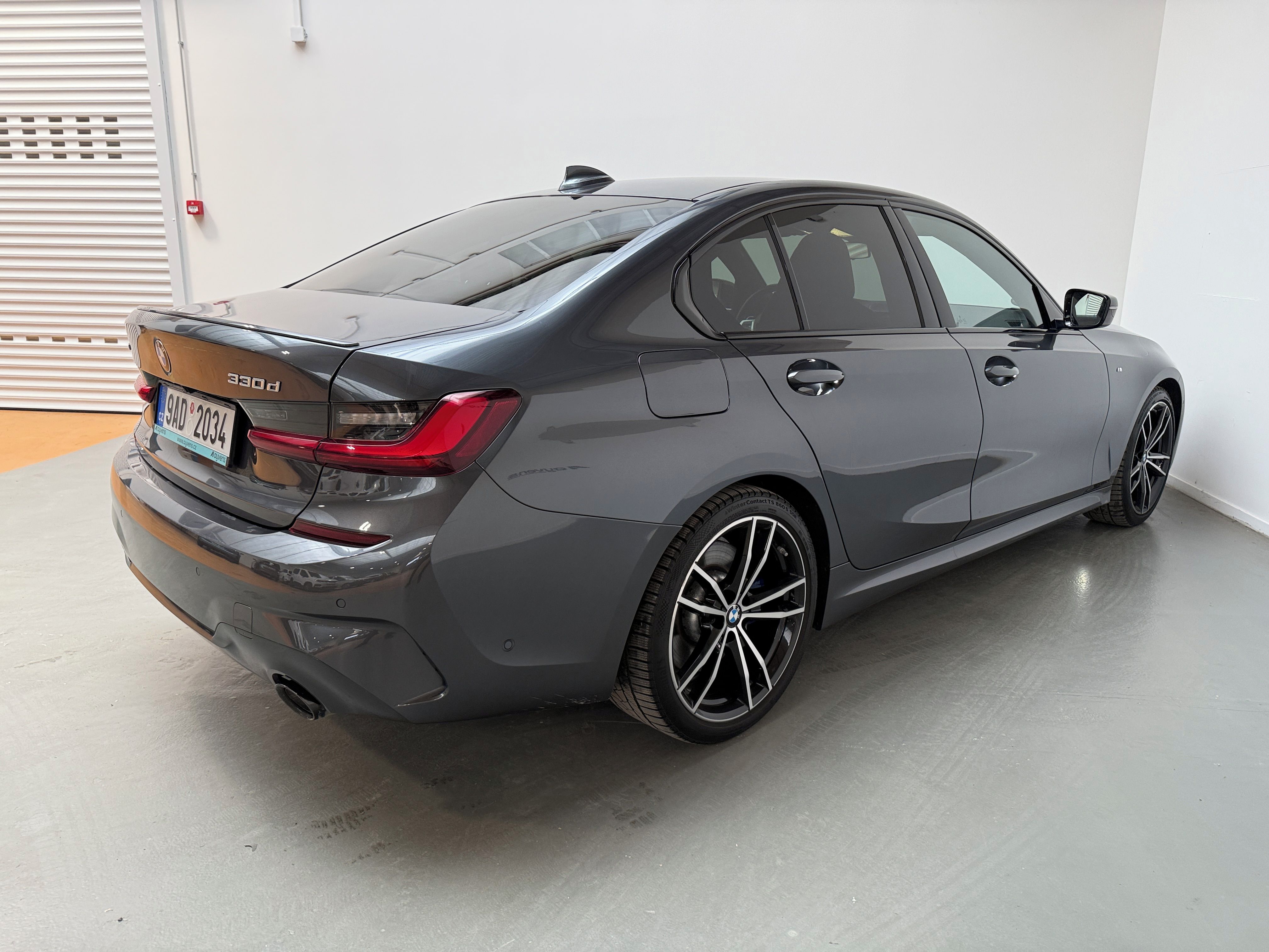 BMW Řada 3, 3.0 330d xDrive AT - fotka 4