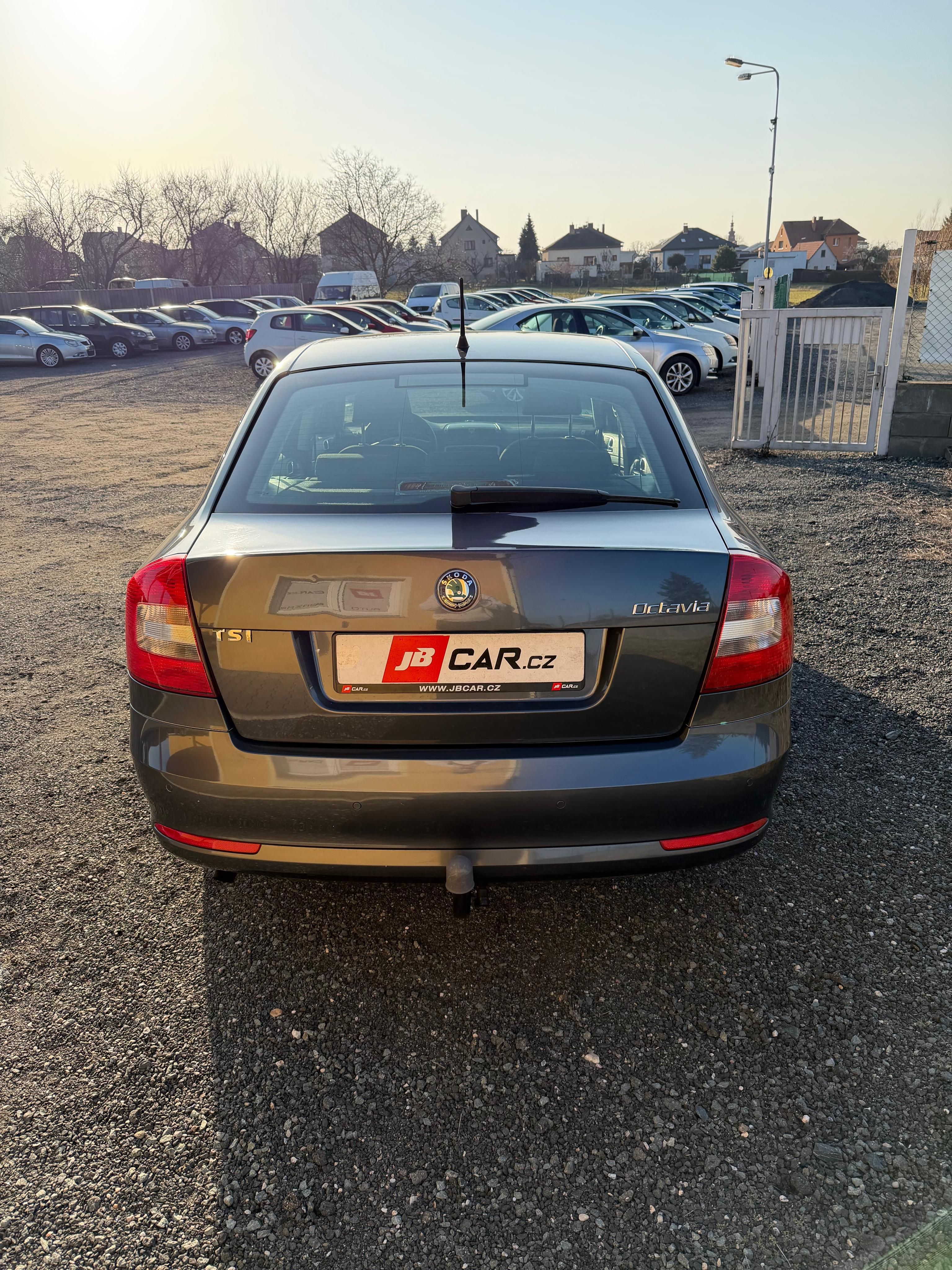 Škoda Octavia, 1.2 TSI DSG VÝHŘEV TAŽNÉ !KM! - fotka 6