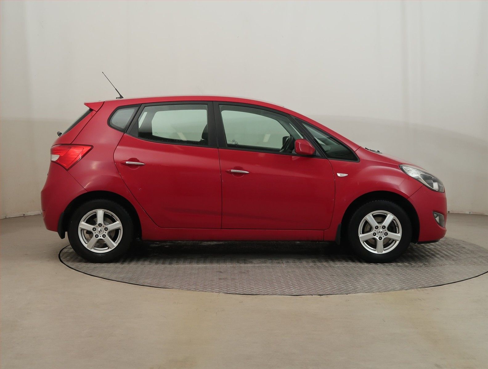 Hyundai ix20, 1.4 CVVT, NOVÁ CENA, Tempomat - fotka 6
