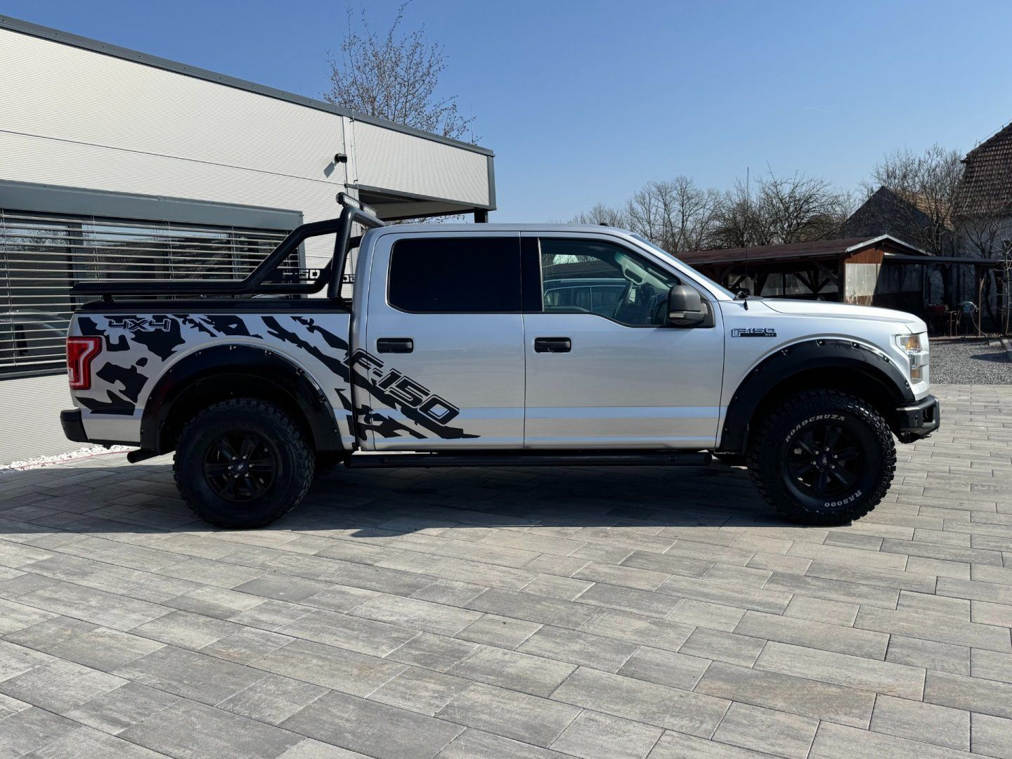 Ford F-150, 5.0 V8 283kW Raptor Kit - fotka 4