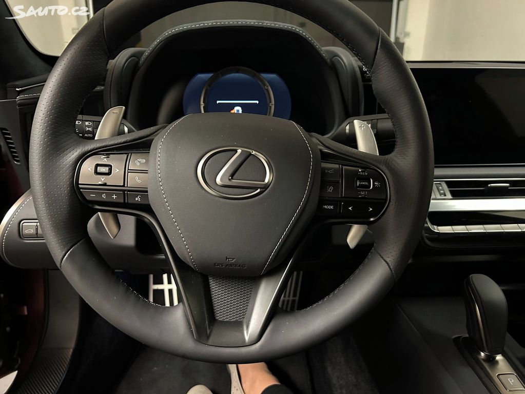 Lexus LC 2024 от Чехия