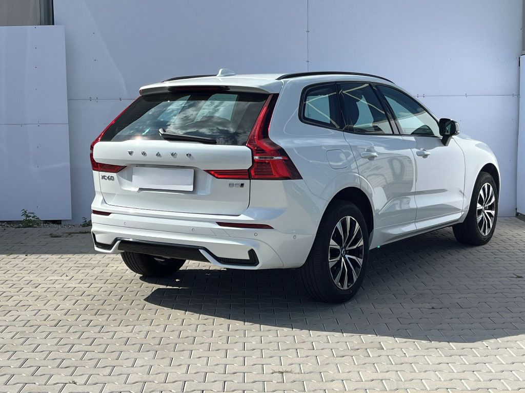 Volvo XC60, PLUS DARK B5 AWD 184kW - fotka 5