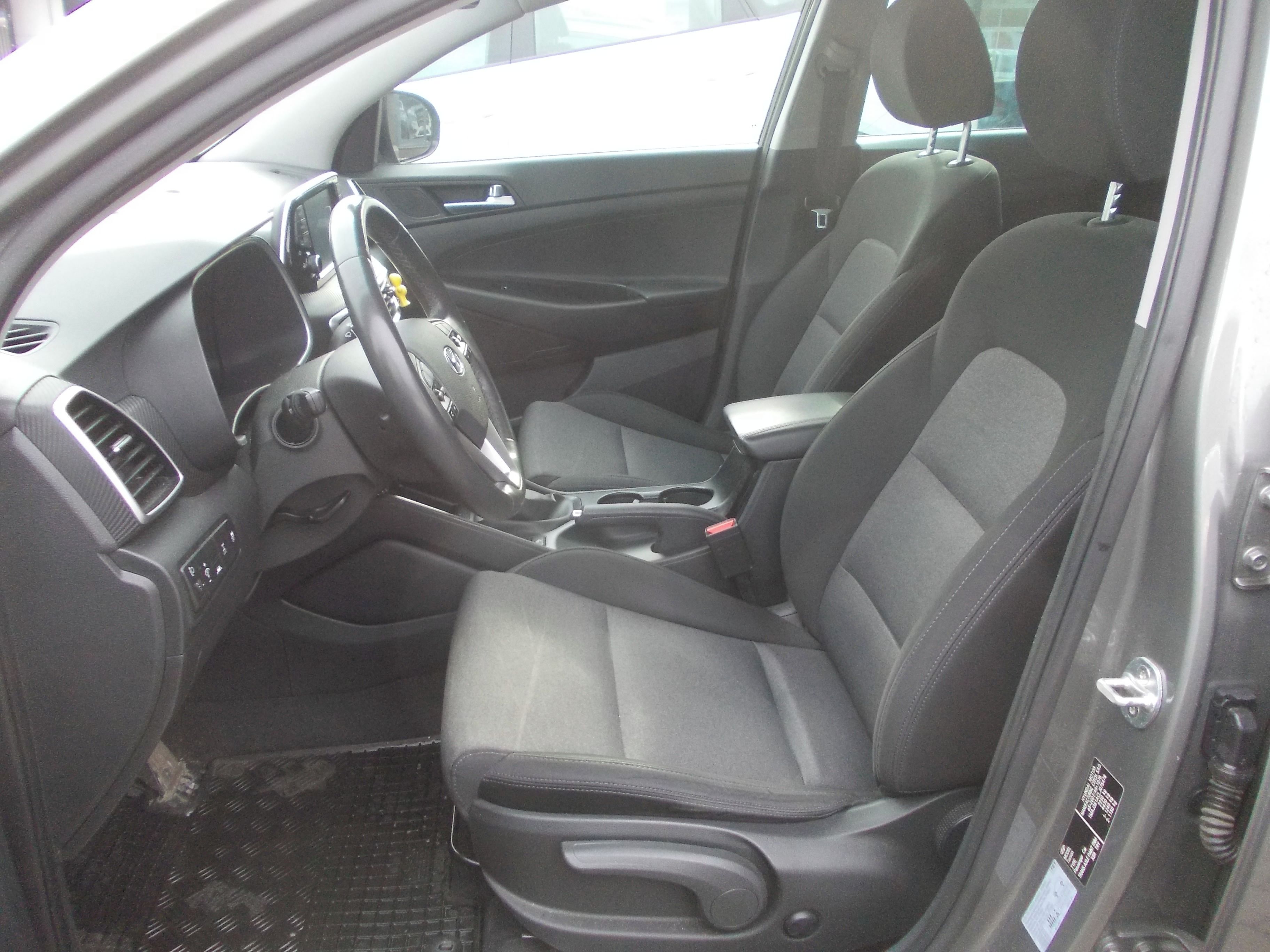 Hyundai Tucson, 2.0CDRI 136KW AUTOMAT ČR - fotka 6