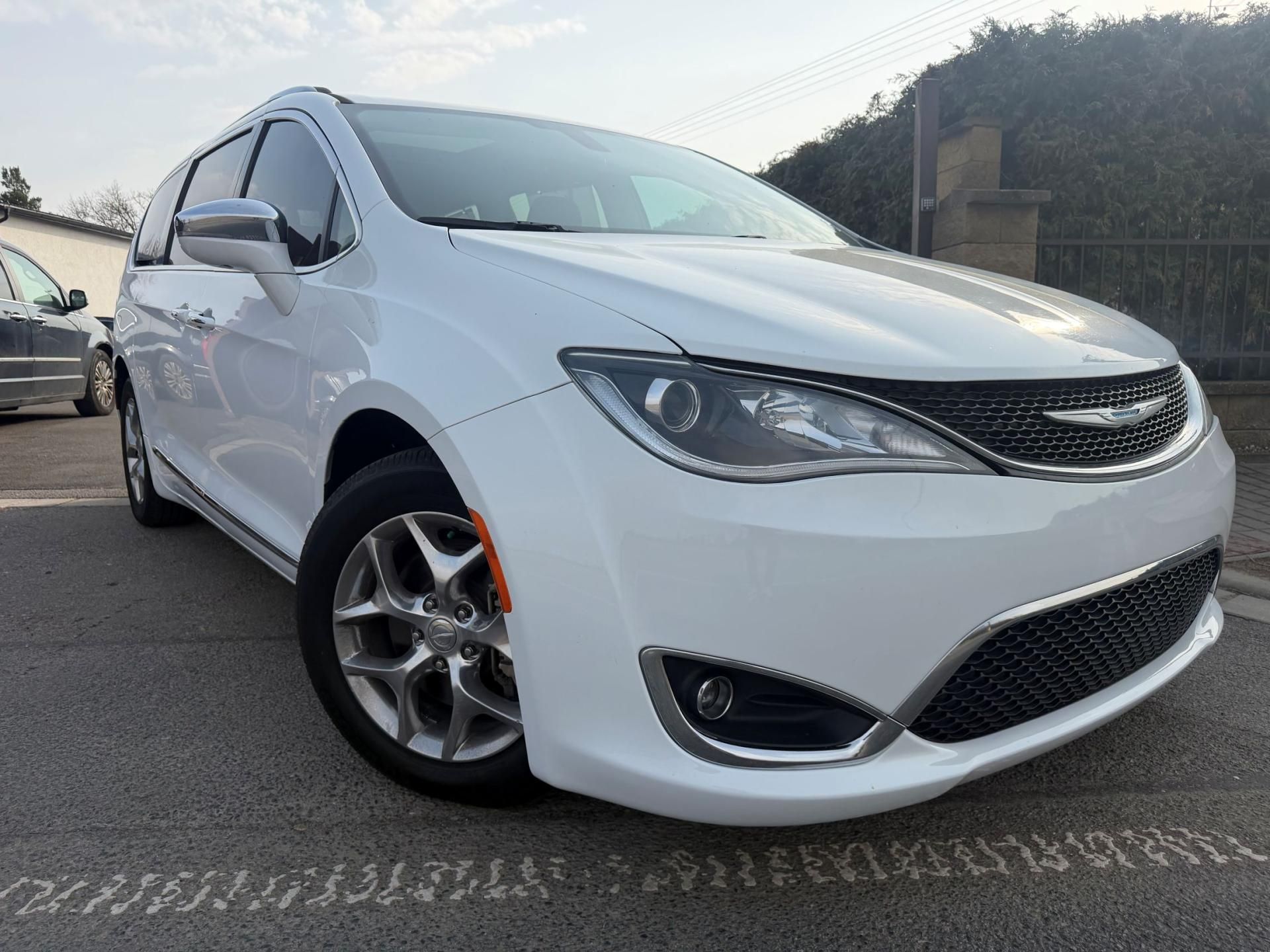 Chrysler Pacifica, 3,6 RU Panorama Limited 2018 - fotka 6