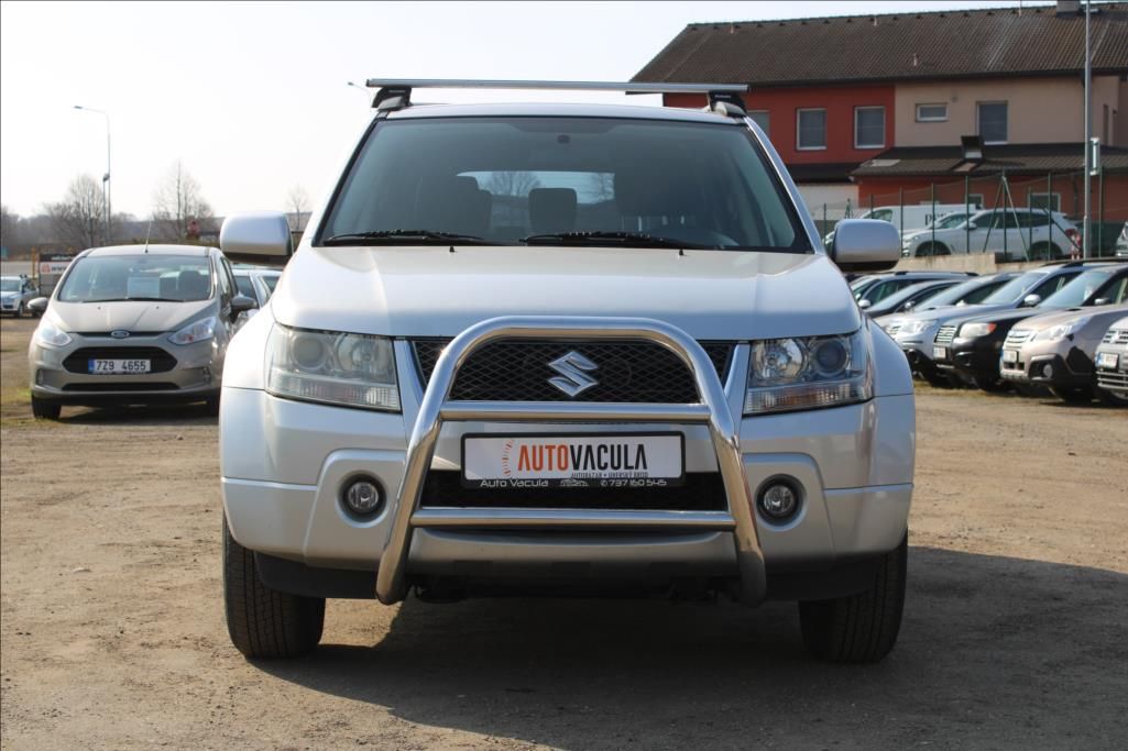 Suzuki Grand Vitara, 2,0 i + LPG  LPG,4 x 4,TAŽNÉ - fotka 2