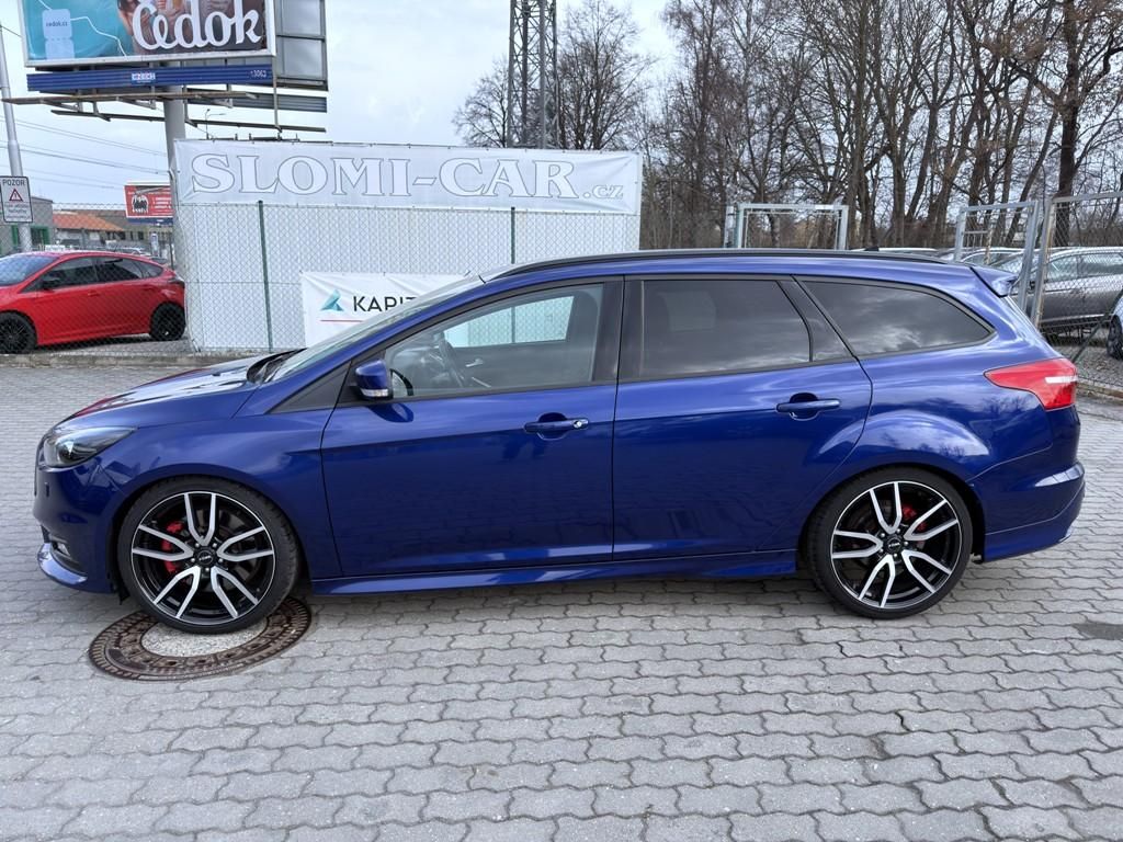 Ford Focus, 2.0 ST 184 kW navi. xenony - fotka 3