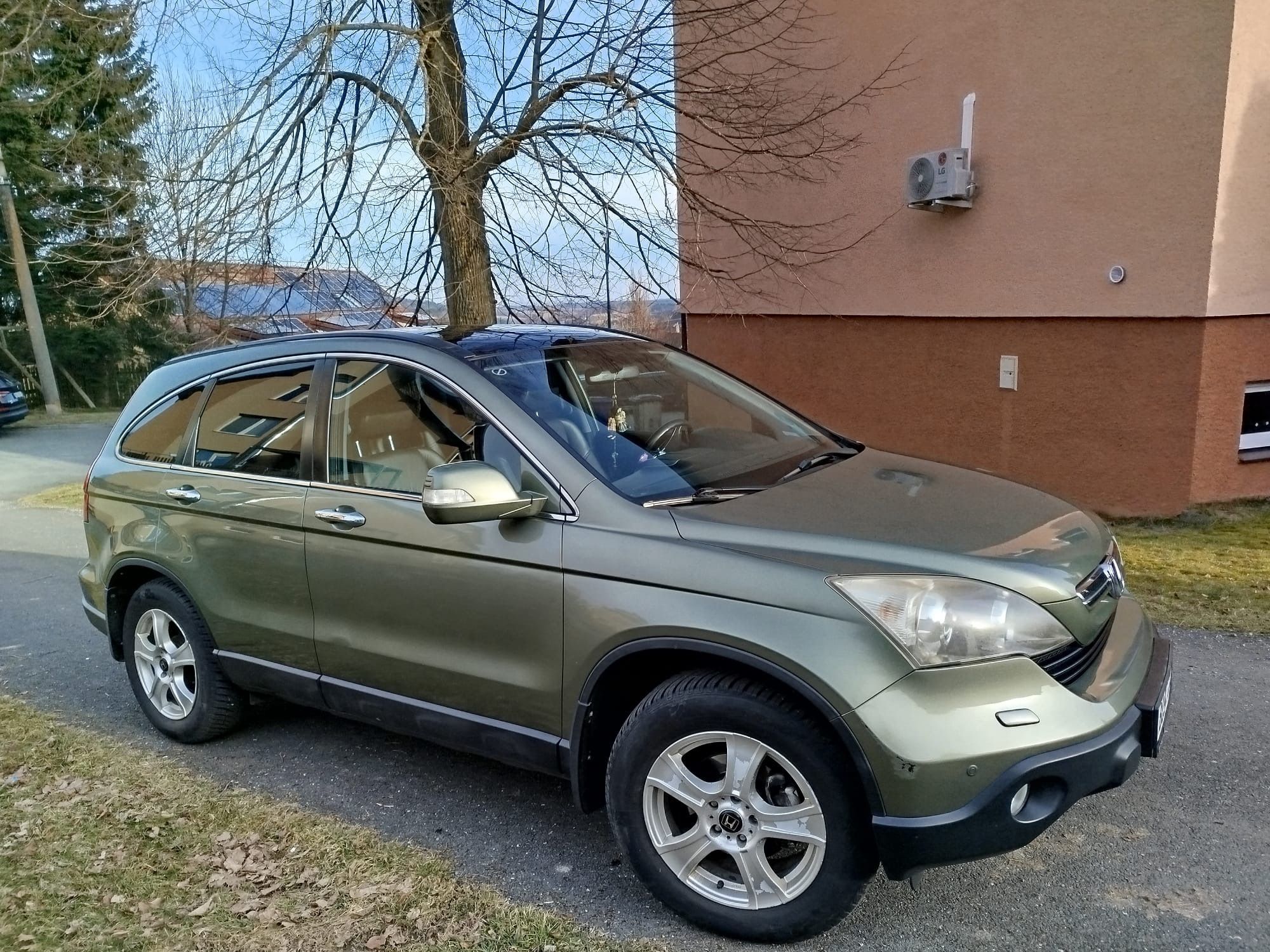 Honda CR-V, 110 KW,  velmi dobry stav - fotka 4