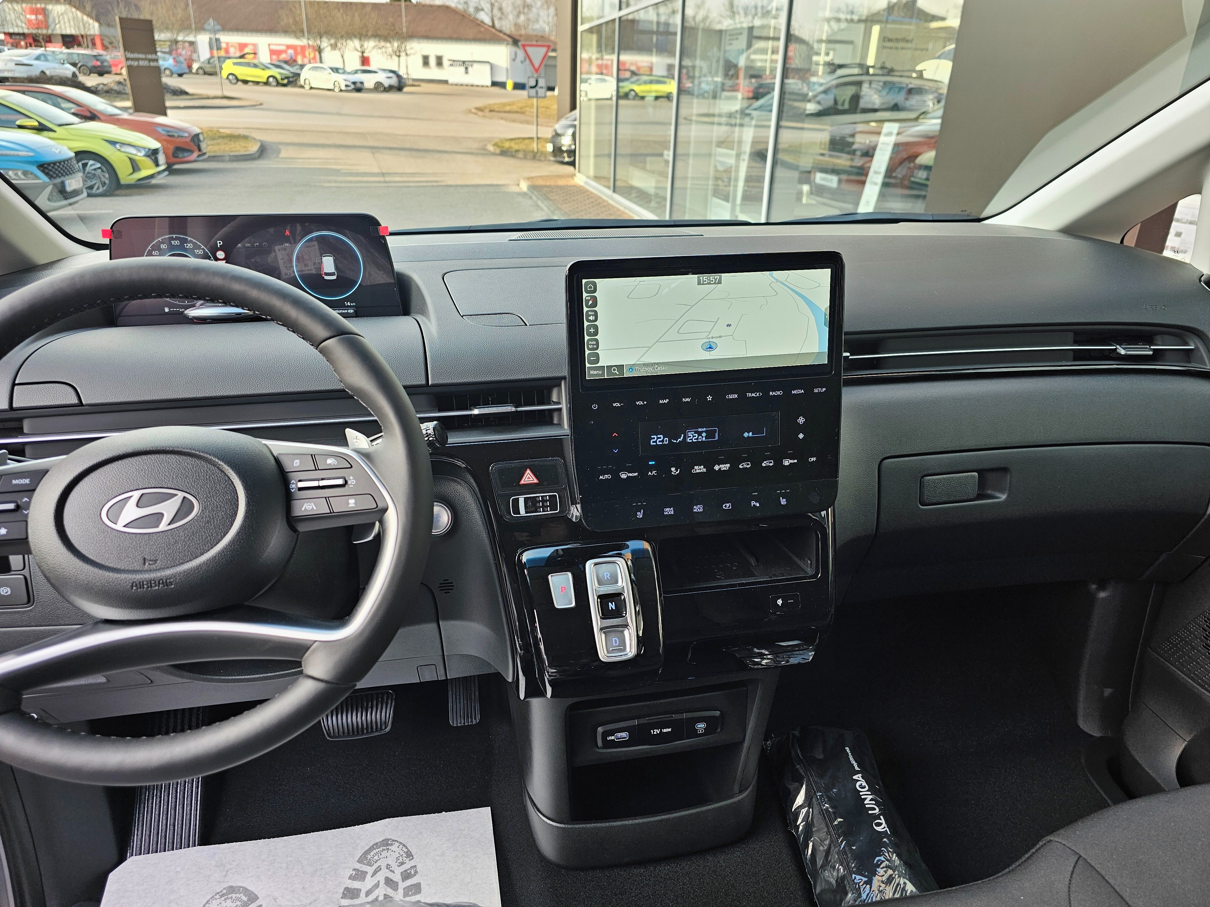 Hyundai Staria, 1,6T Hybrid 6-AT STYLE - fotka 5