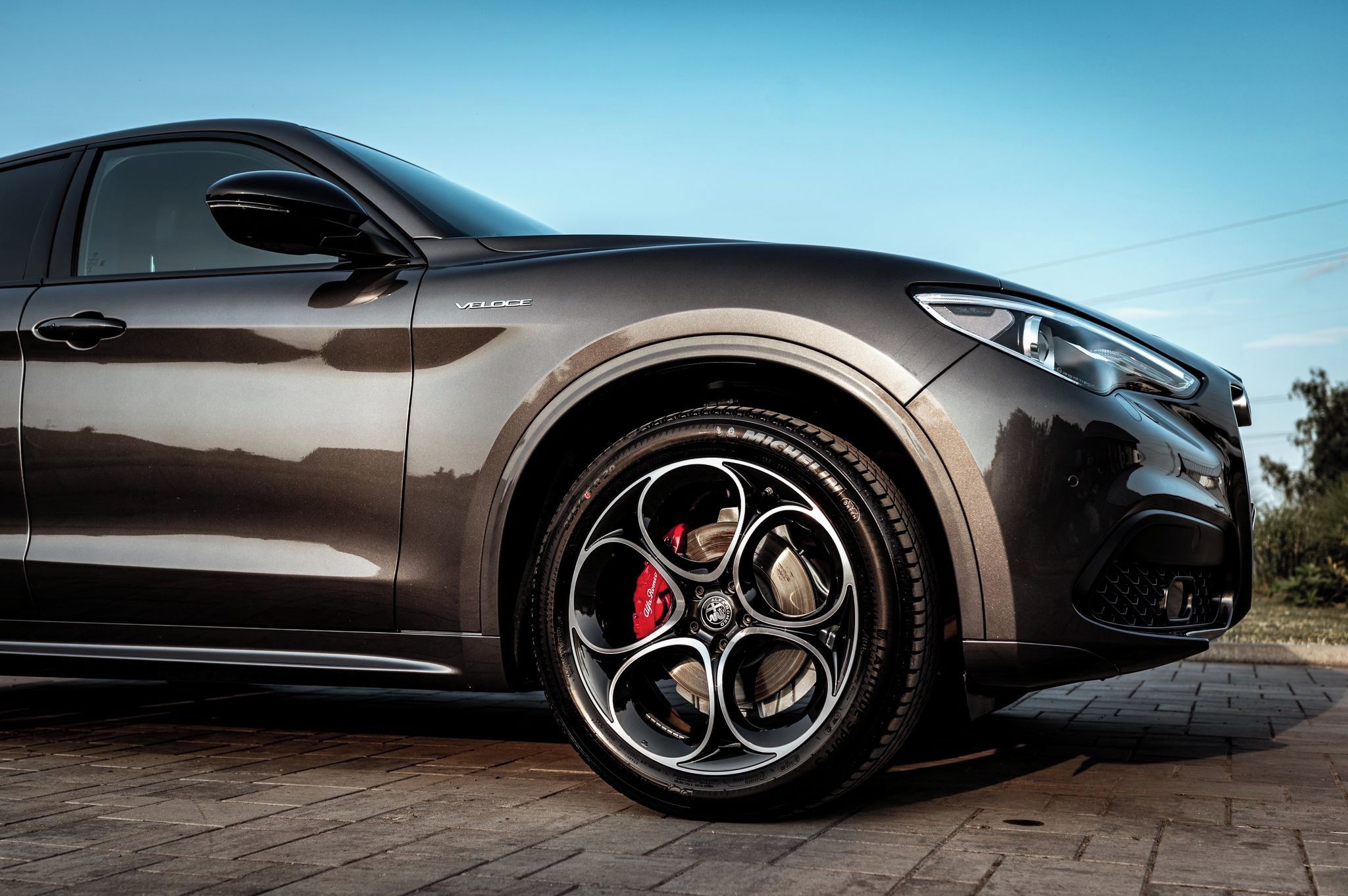 Alfa Romeo Stelvio, Veloce 280 Q4-TOP zánovní stav - fotka 5