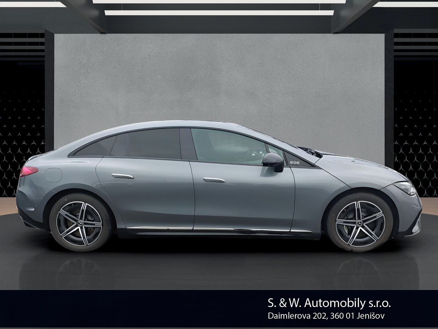 Mercedes-Benz EQE, EQE 500 4MATIC - fotka 4