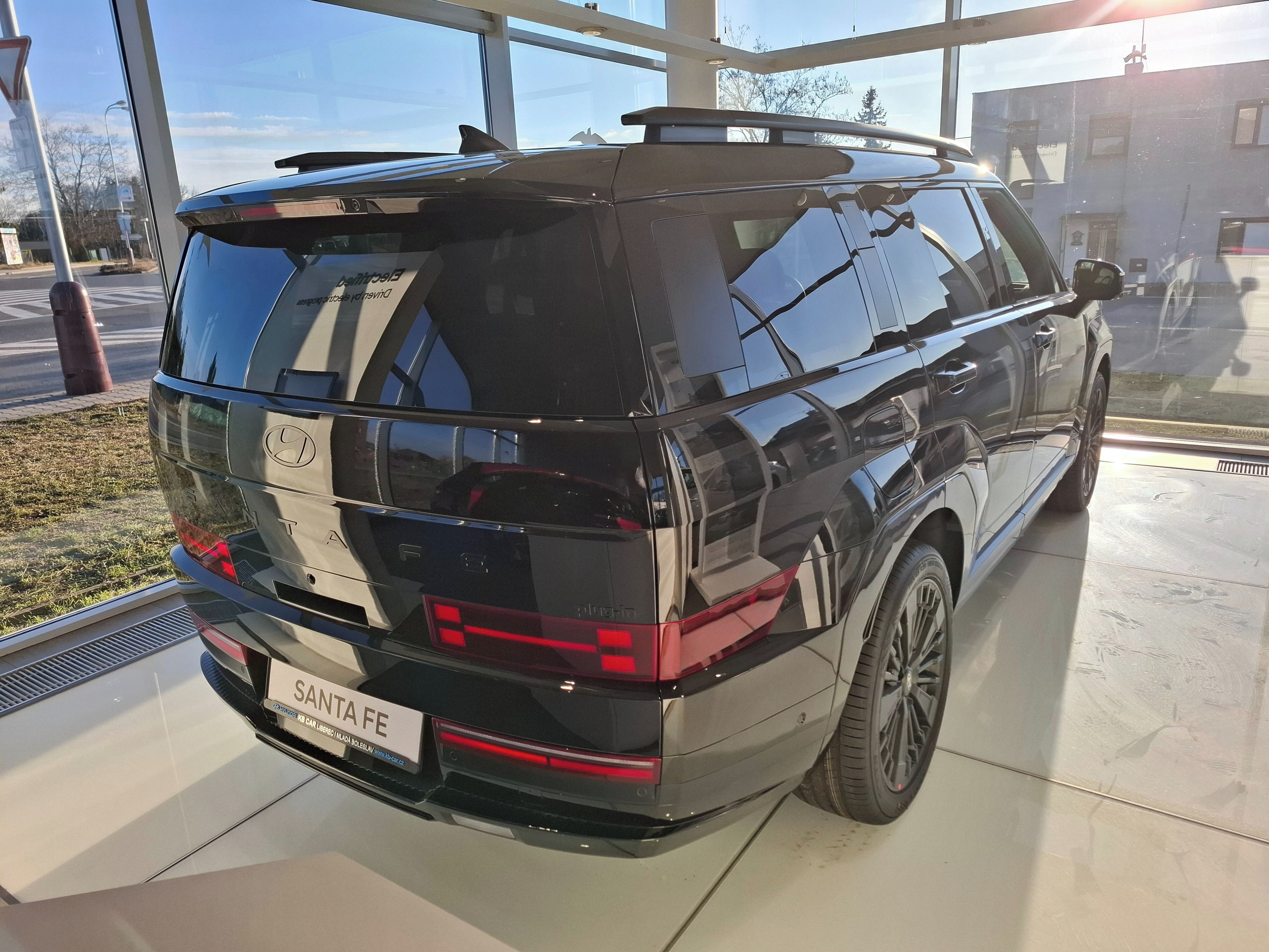 Hyundai Santa Fe, 1,6TGDI PHEV 212kW CALLIG 4X4 - fotka 4