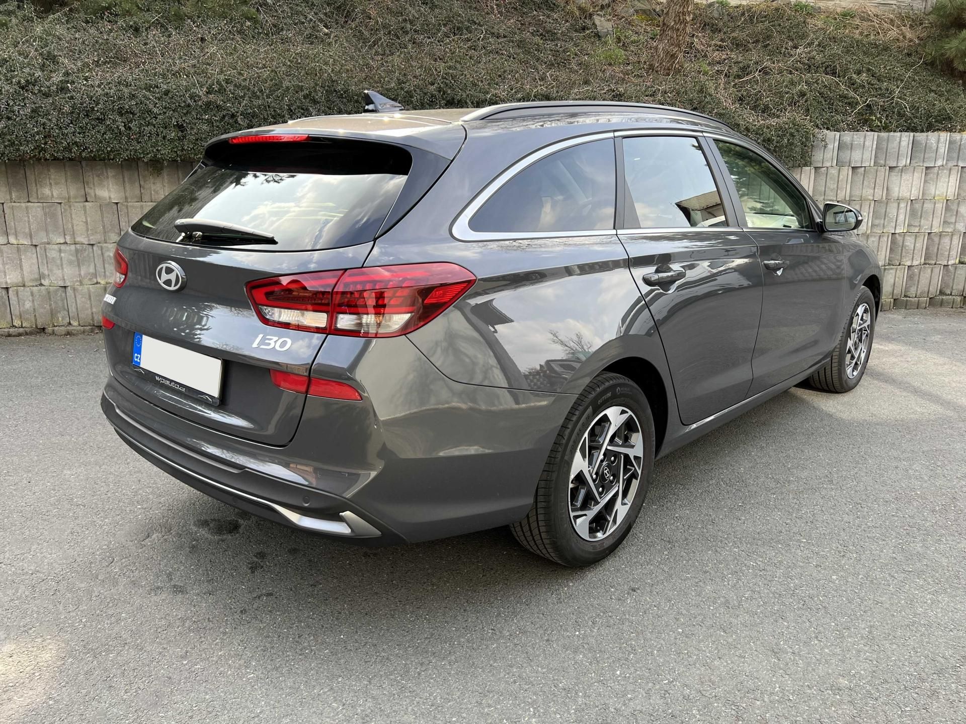 Hyundai i30, STYLE 1.5 DPI 71 kW DPH - fotka 4