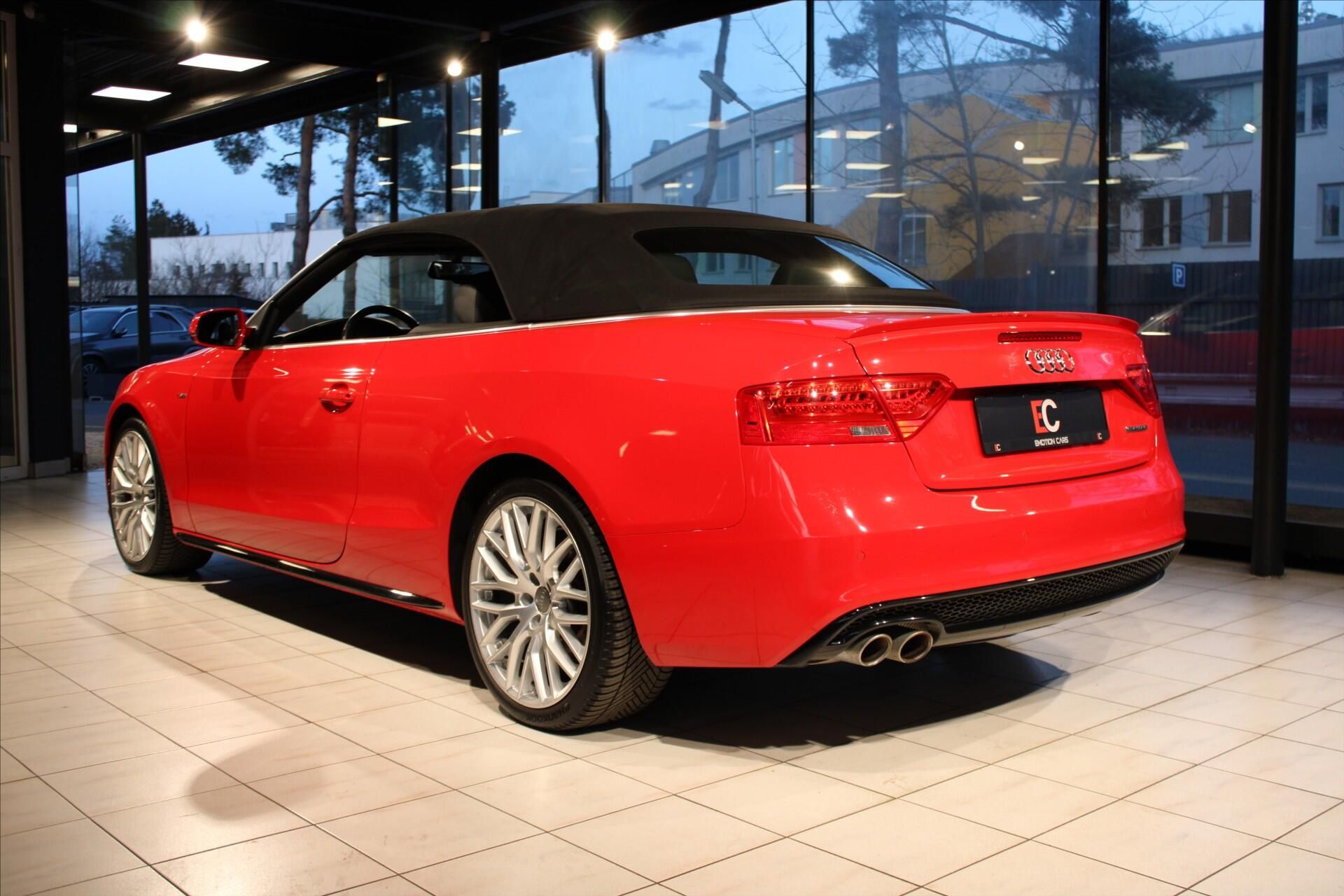 Audi A5, TDi V6 quattro S Line Cabriole - fotka 4