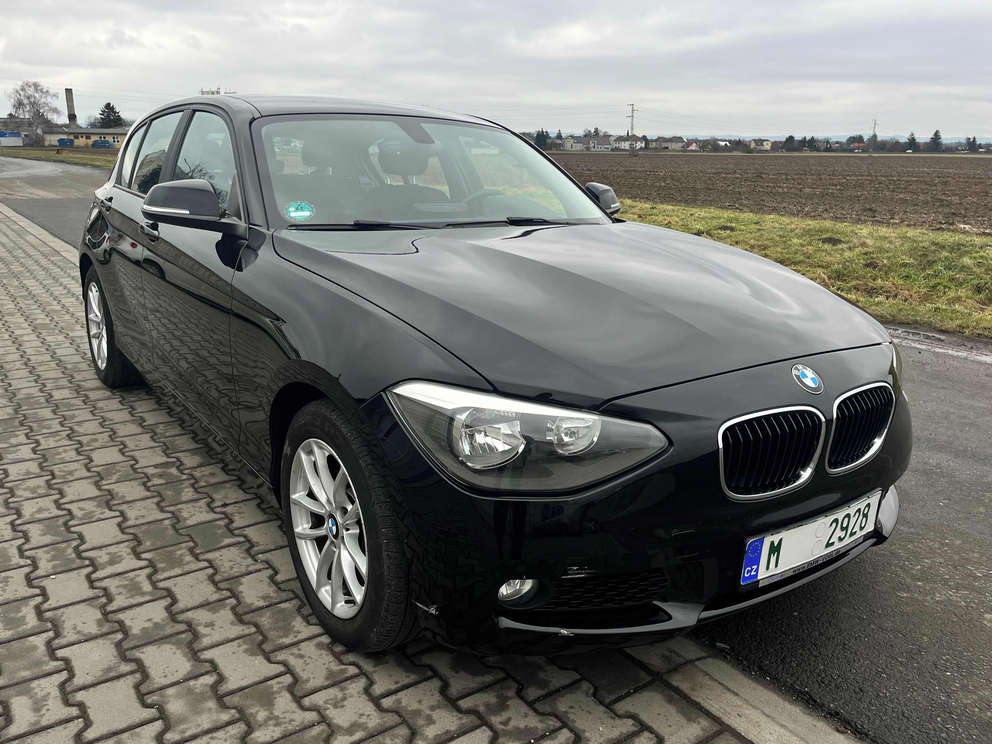 BMW Řada 1, 118i 100kW 2012 benzín - fotka 3