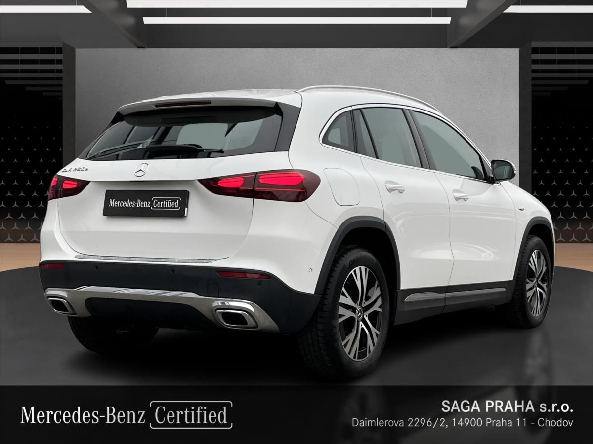 Mercedes-Benz GLA, GLA 250 e s hybridní technolog - fotka 5