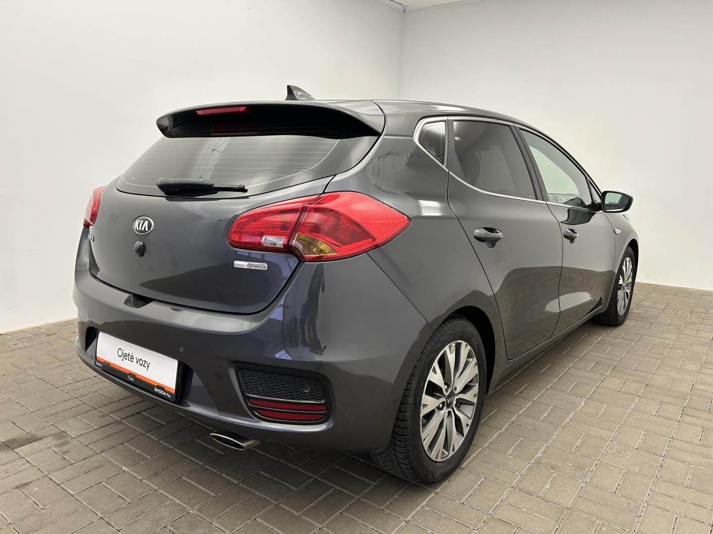 Kia Cee´d, 1.6CRDI 81kW Exlusive - fotka 2